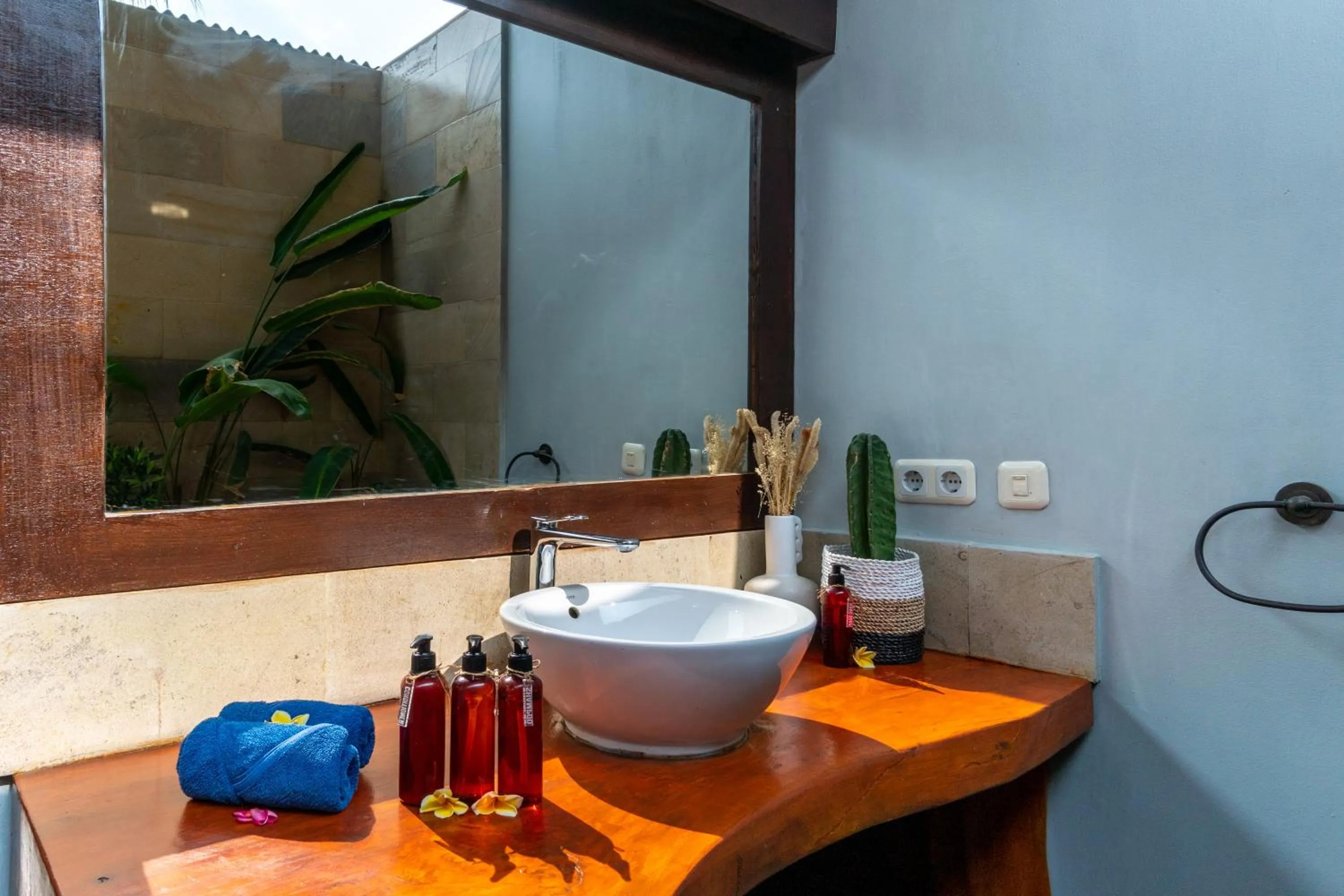 Bathroom in Bale Sampan Boutique Bungalows