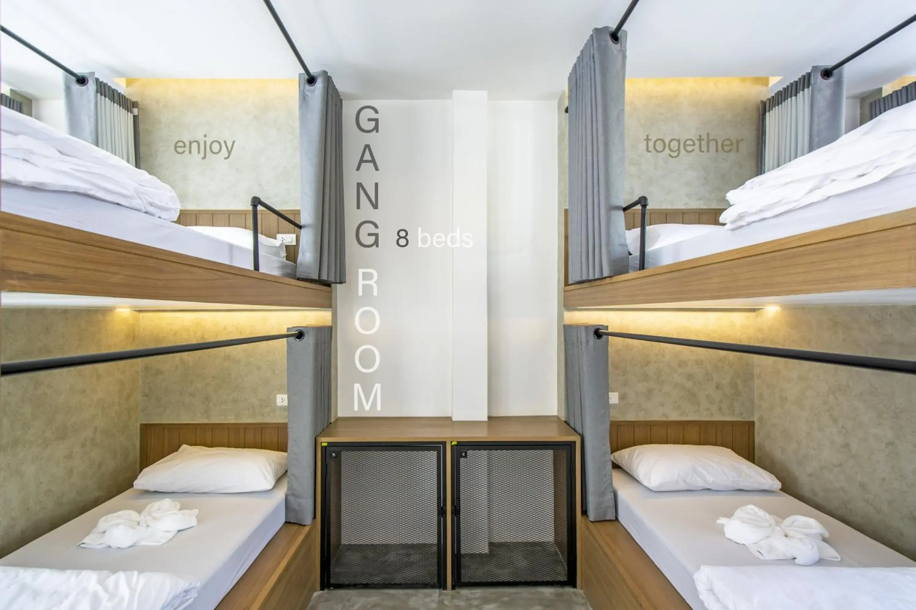 Gang Room in Lost Inn BKK Gang Room in Lost Inn BKK