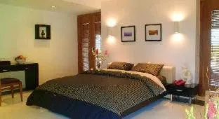 Bed in Villa Hening Jimbaran