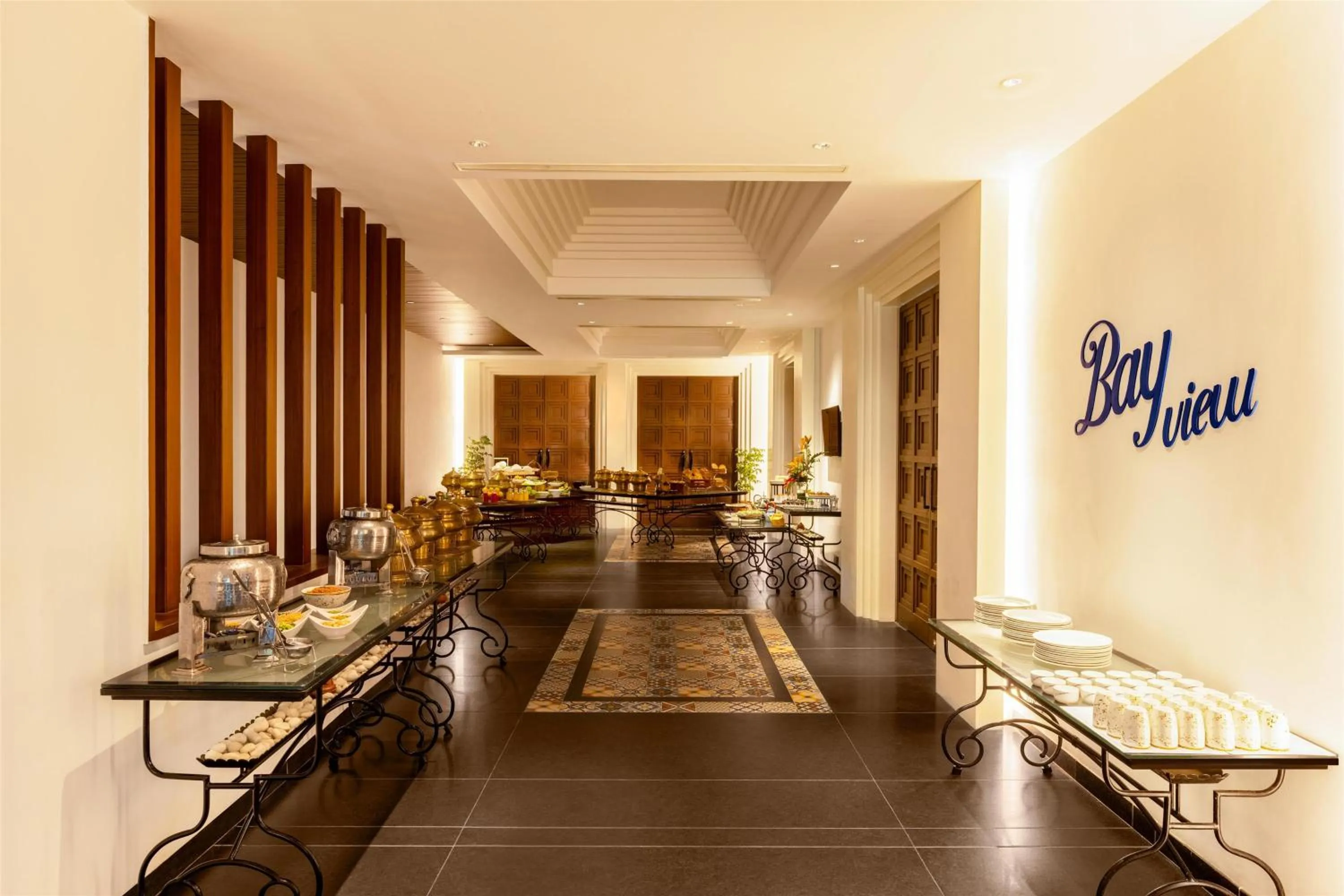 Restaurant/places to eat in Radisson Resort Pondicherry Bay