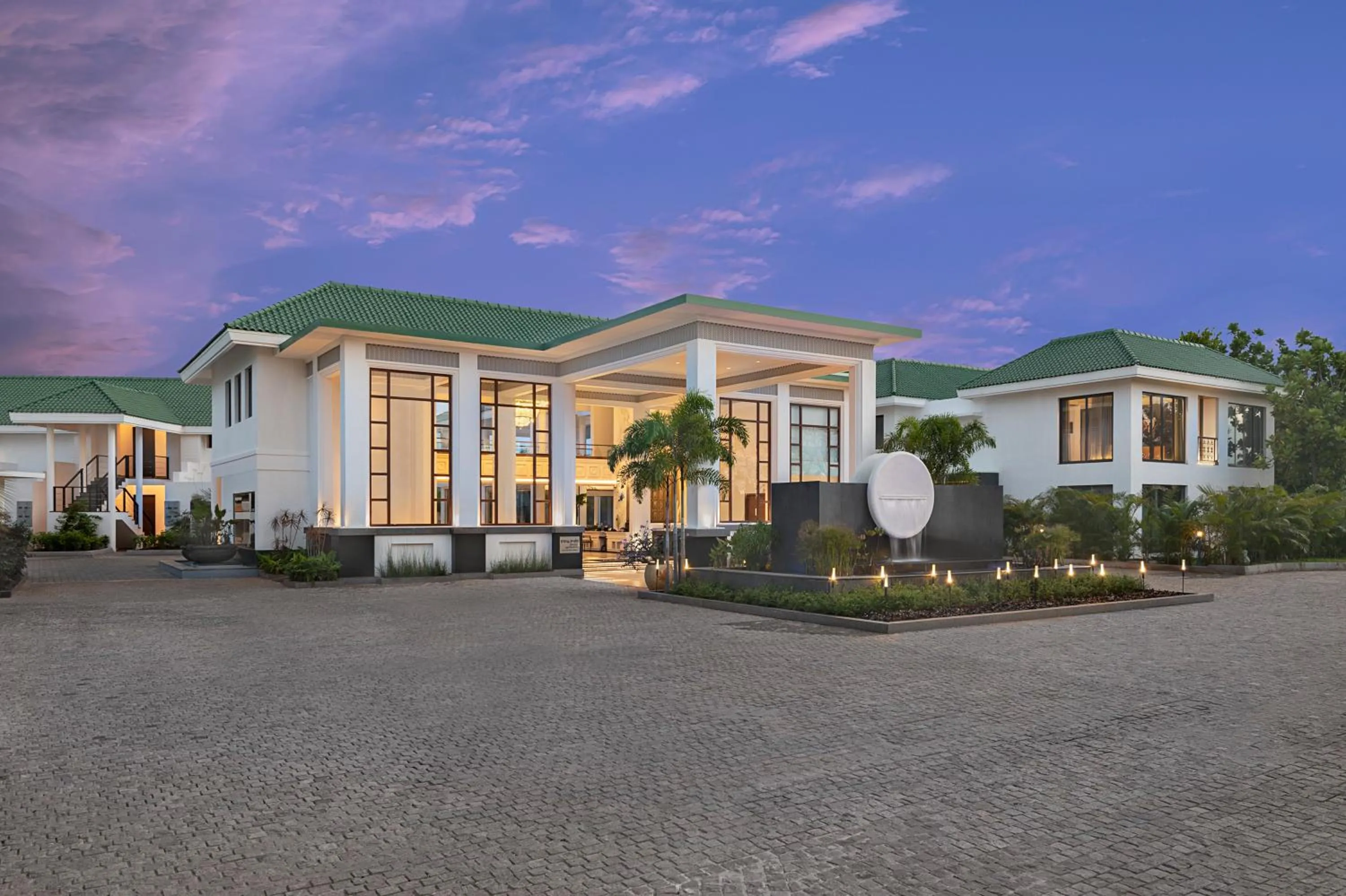 Facade/entrance in Radisson Resort Pondicherry Bay