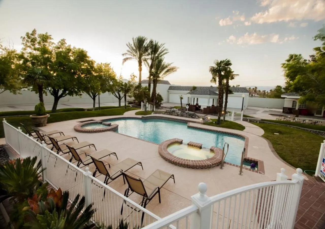 Swimming pool in Villa Carota - 6 bedrooms and a Casitas