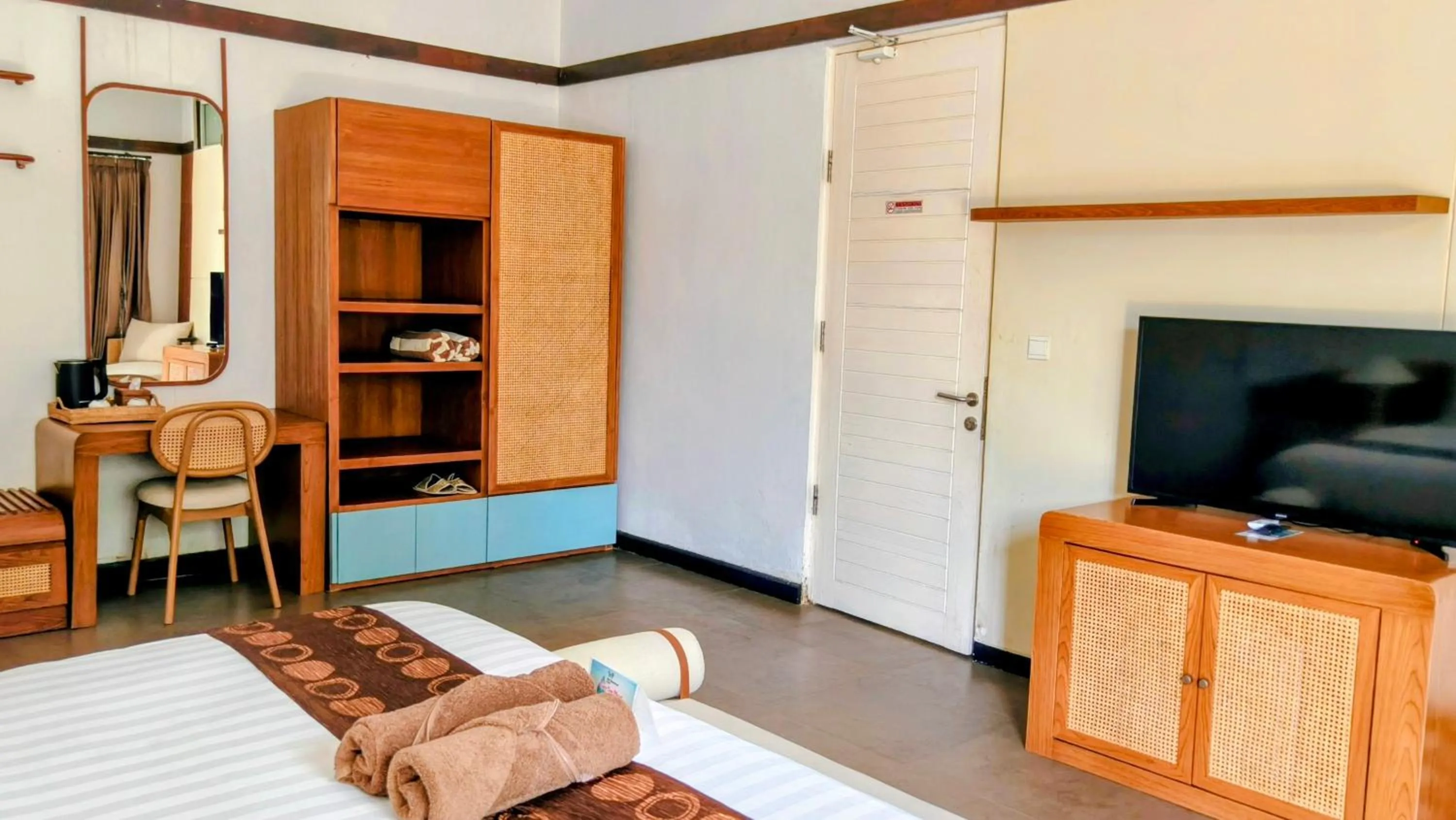 TV and multimedia, Bed in The Trawangan Resort