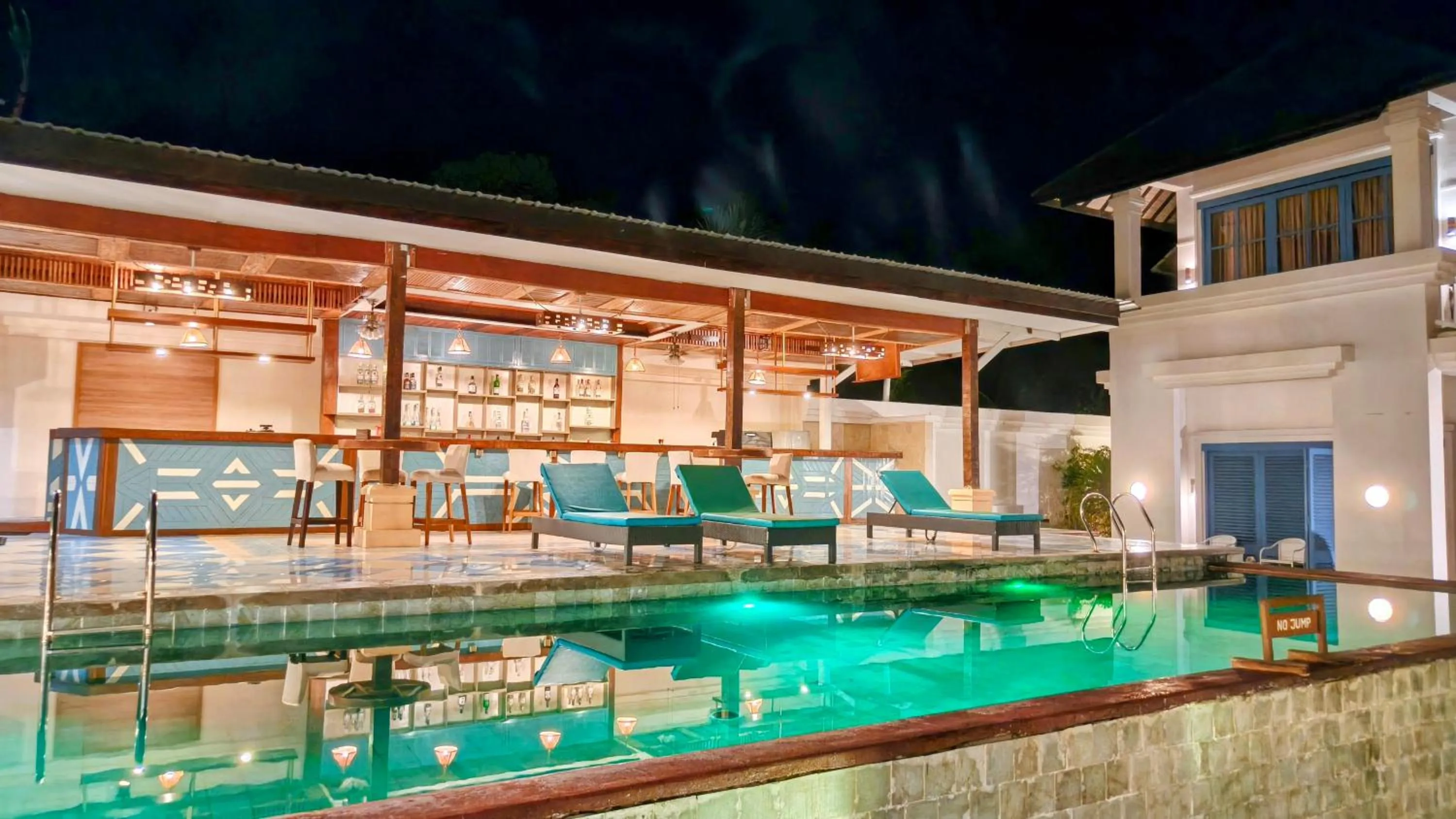 Lounge or bar in The Trawangan Resort