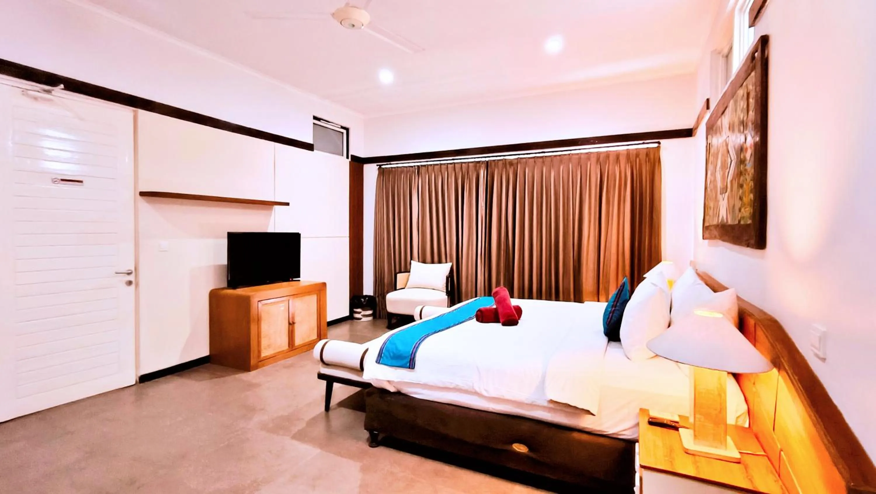 Bed in The Trawangan Resort