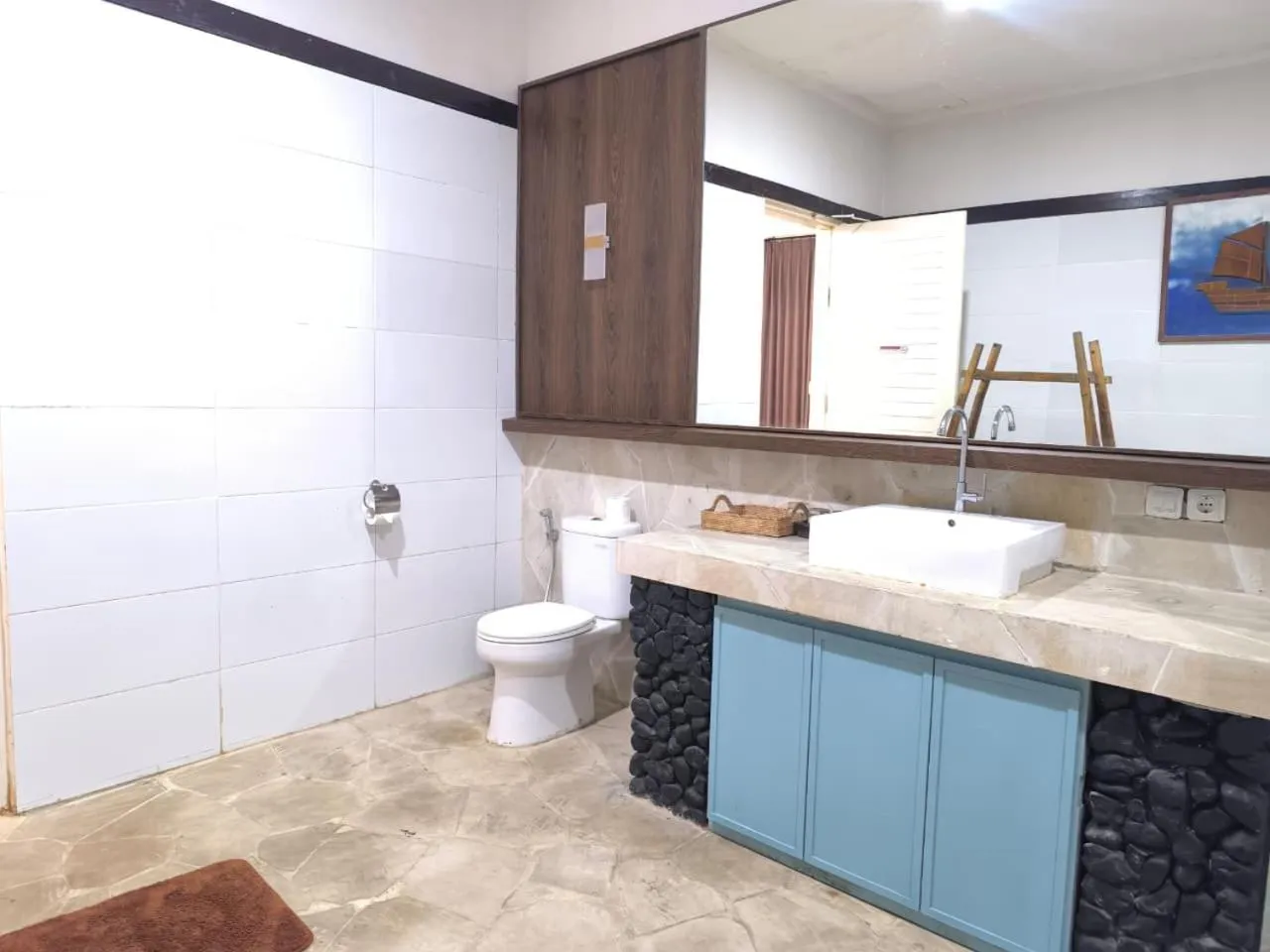 Bathroom in The Trawangan Resort