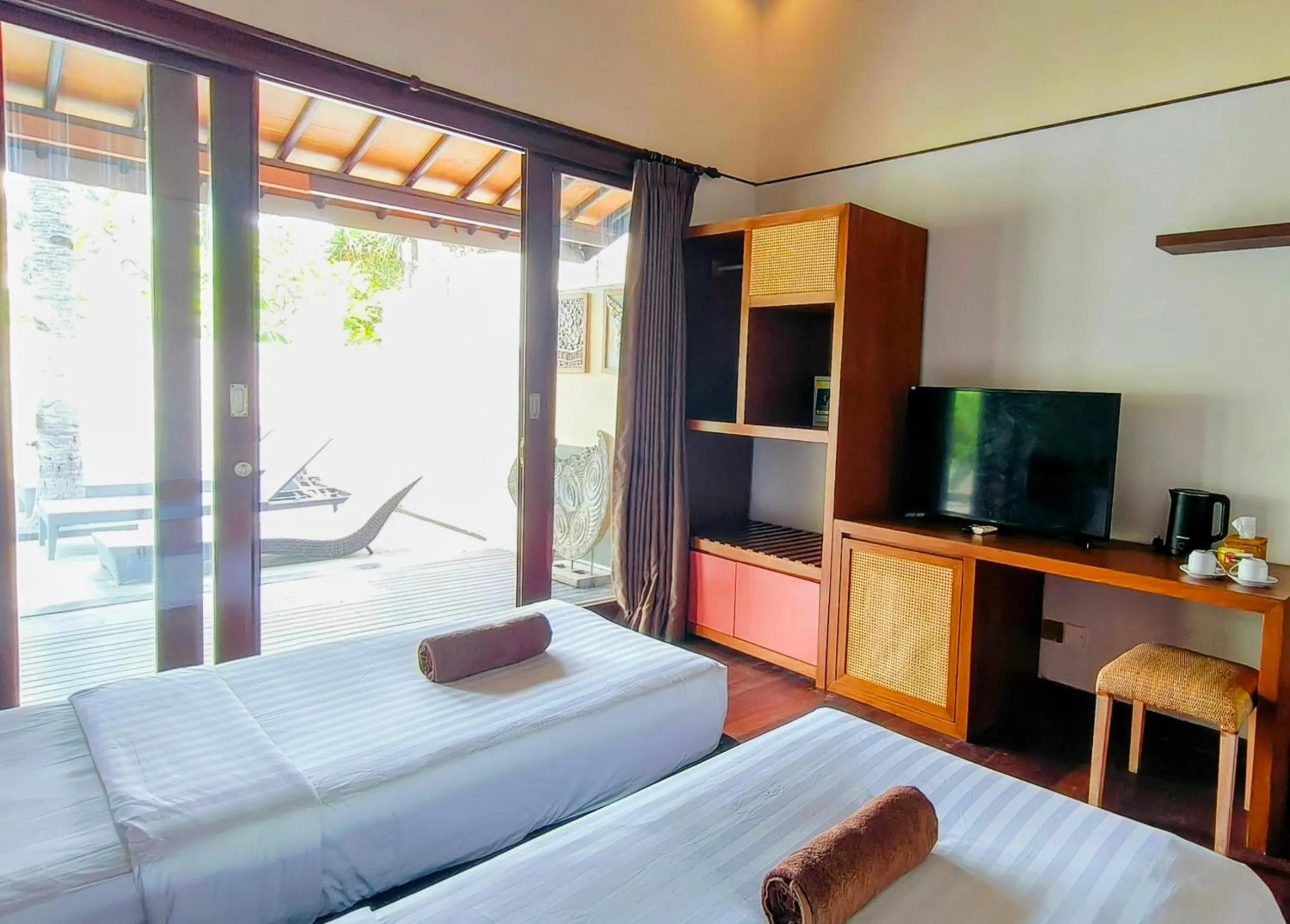 TV and multimedia, Bed in The Trawangan Resort