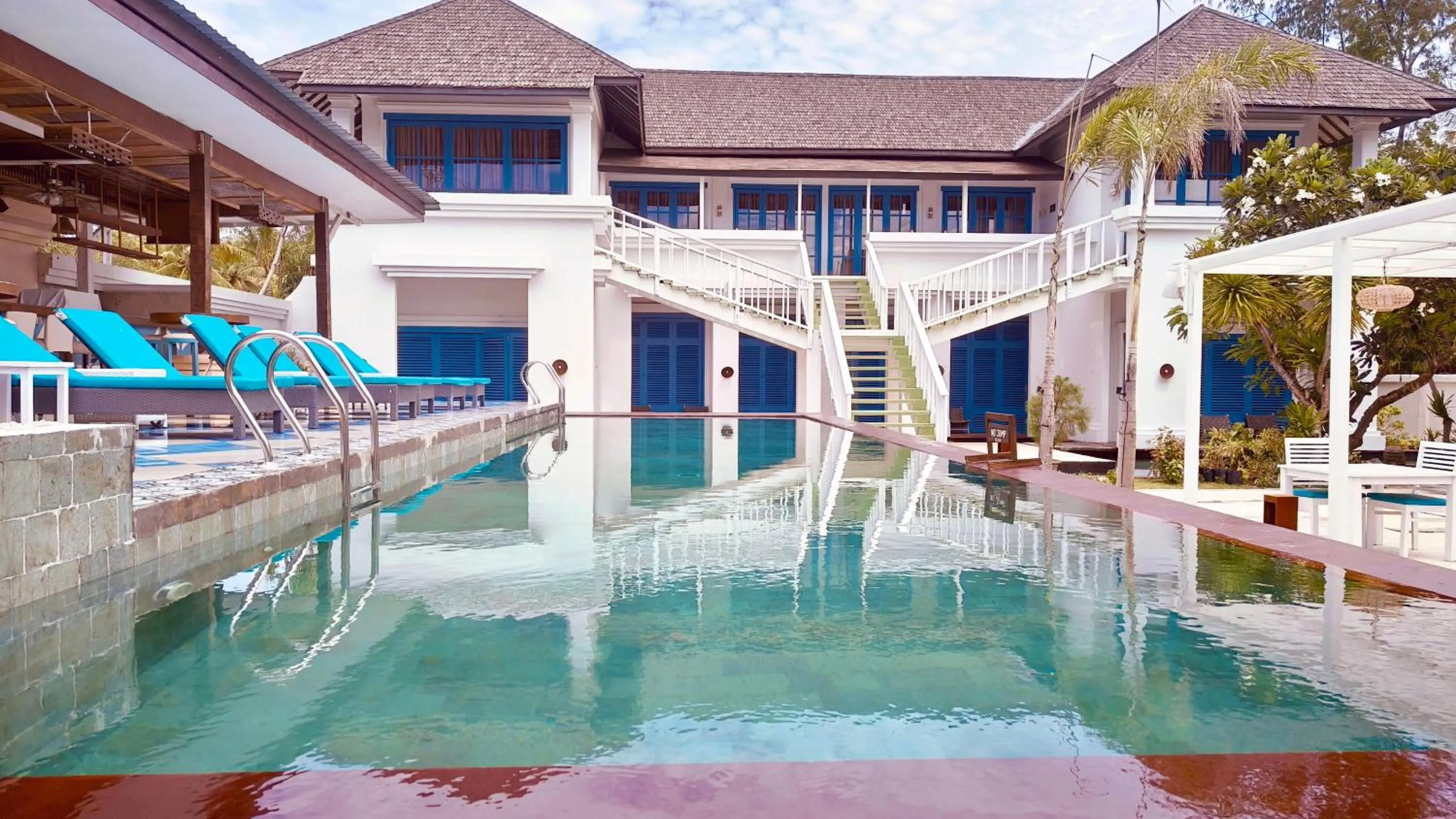 Swimming pool in The Trawangan Resort