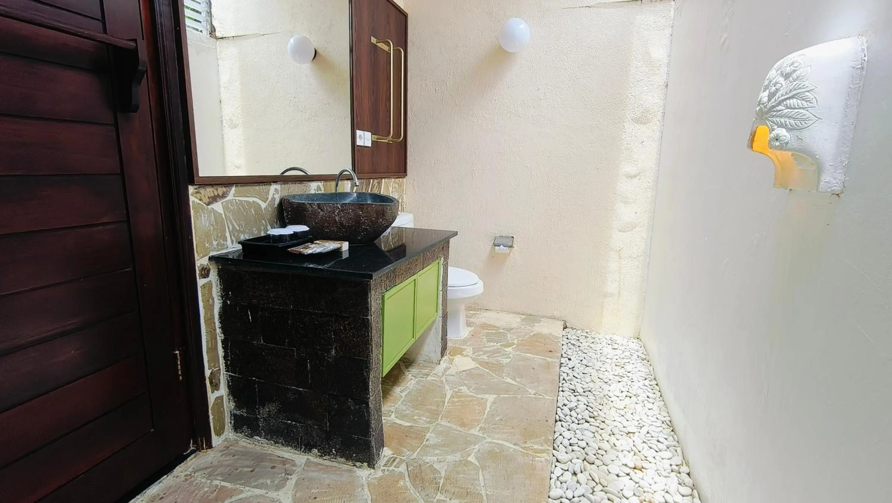 Toilet in The Trawangan Resort