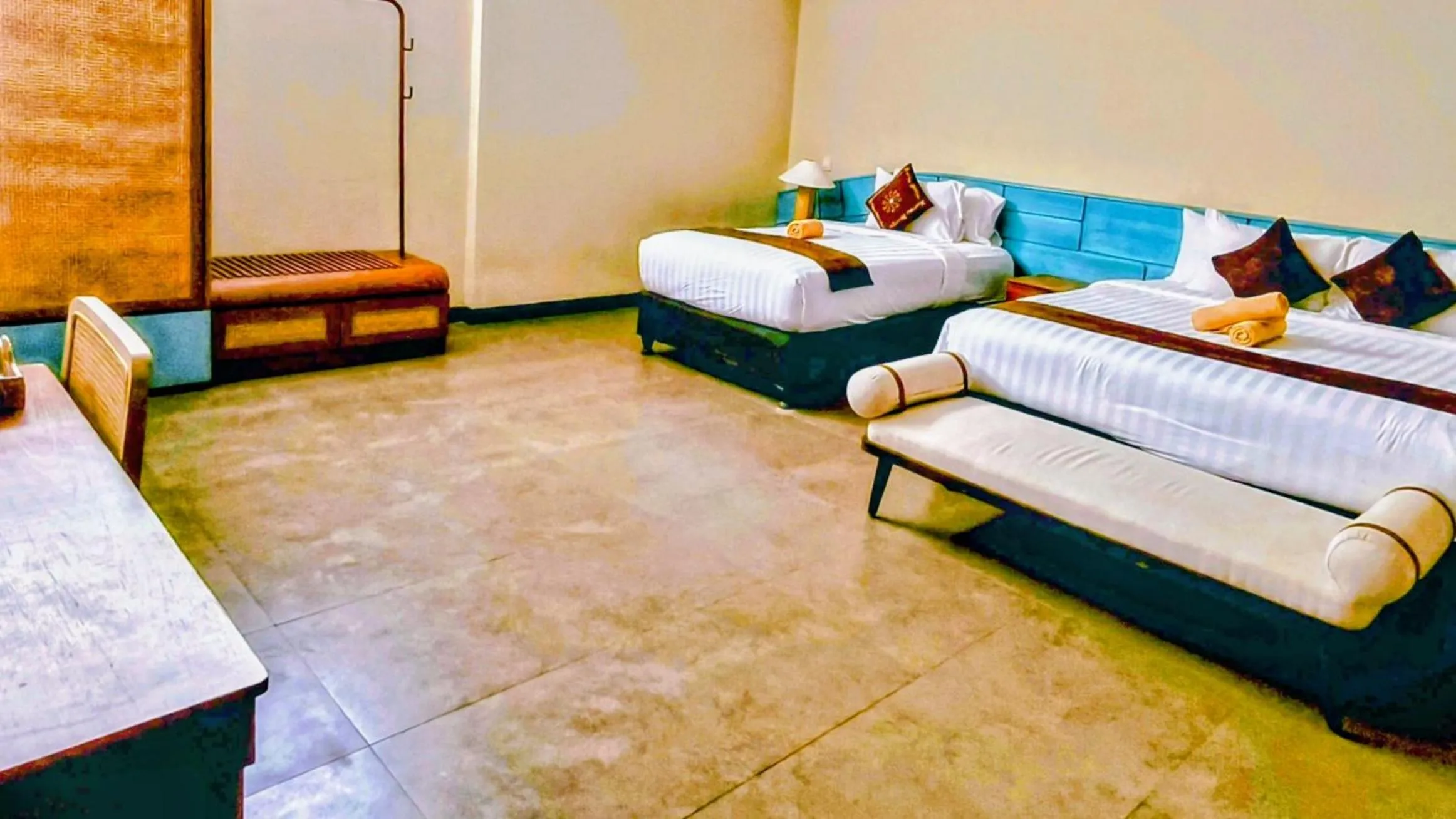 Bed in The Trawangan Resort