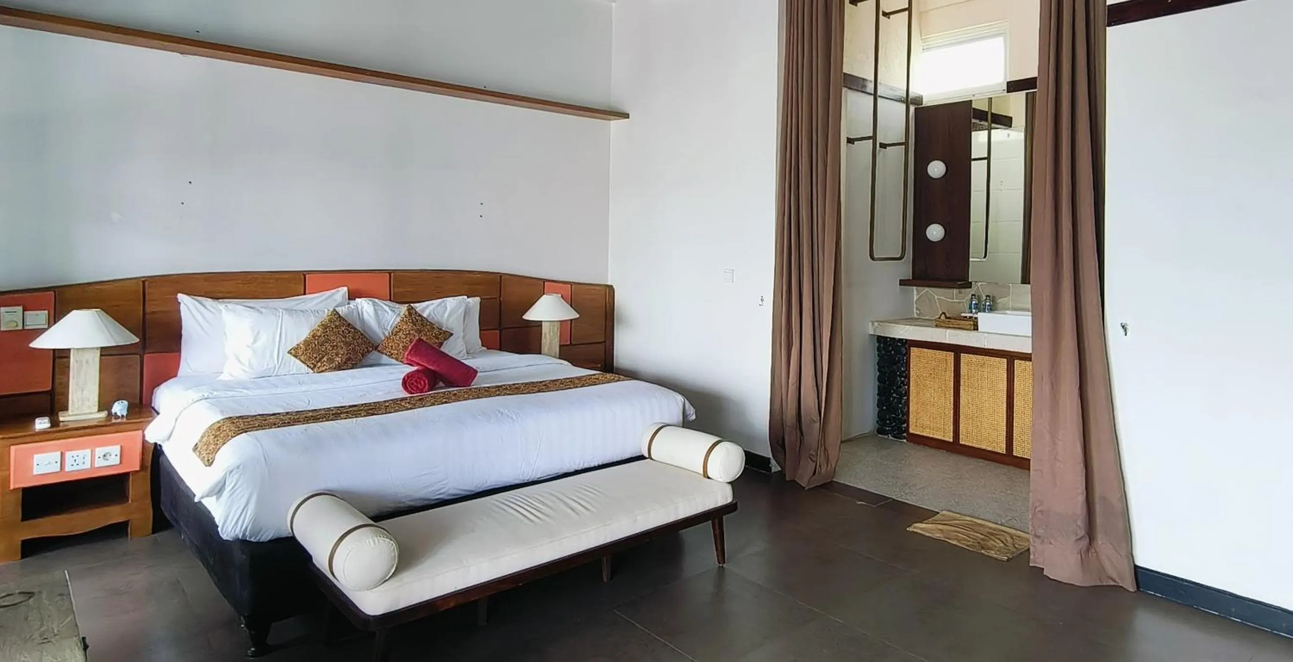 Bed in The Trawangan Resort