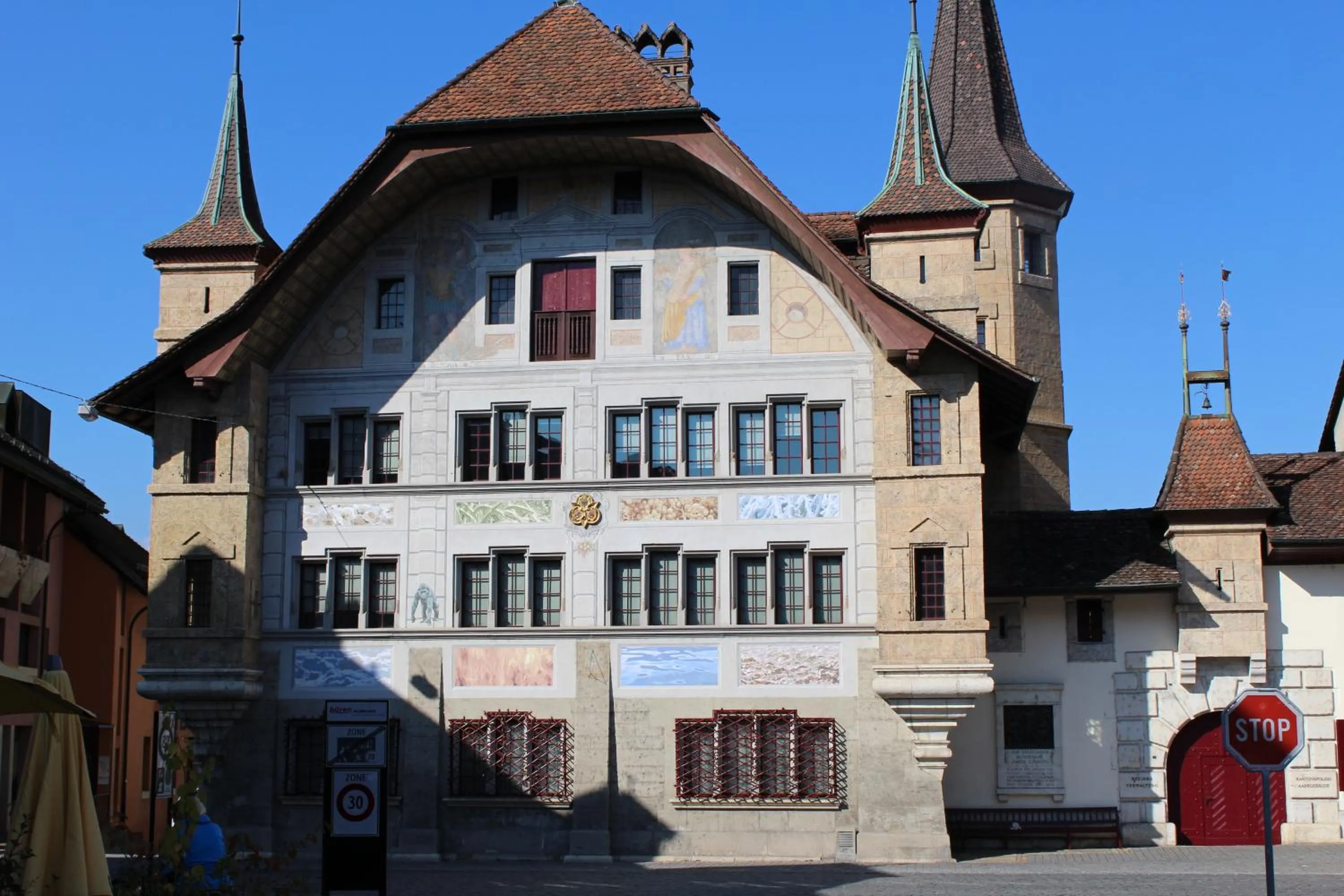 Nearby landmark in wolke 4