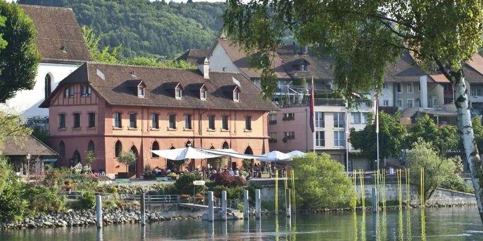 Restaurant/places to eat in wolke 4