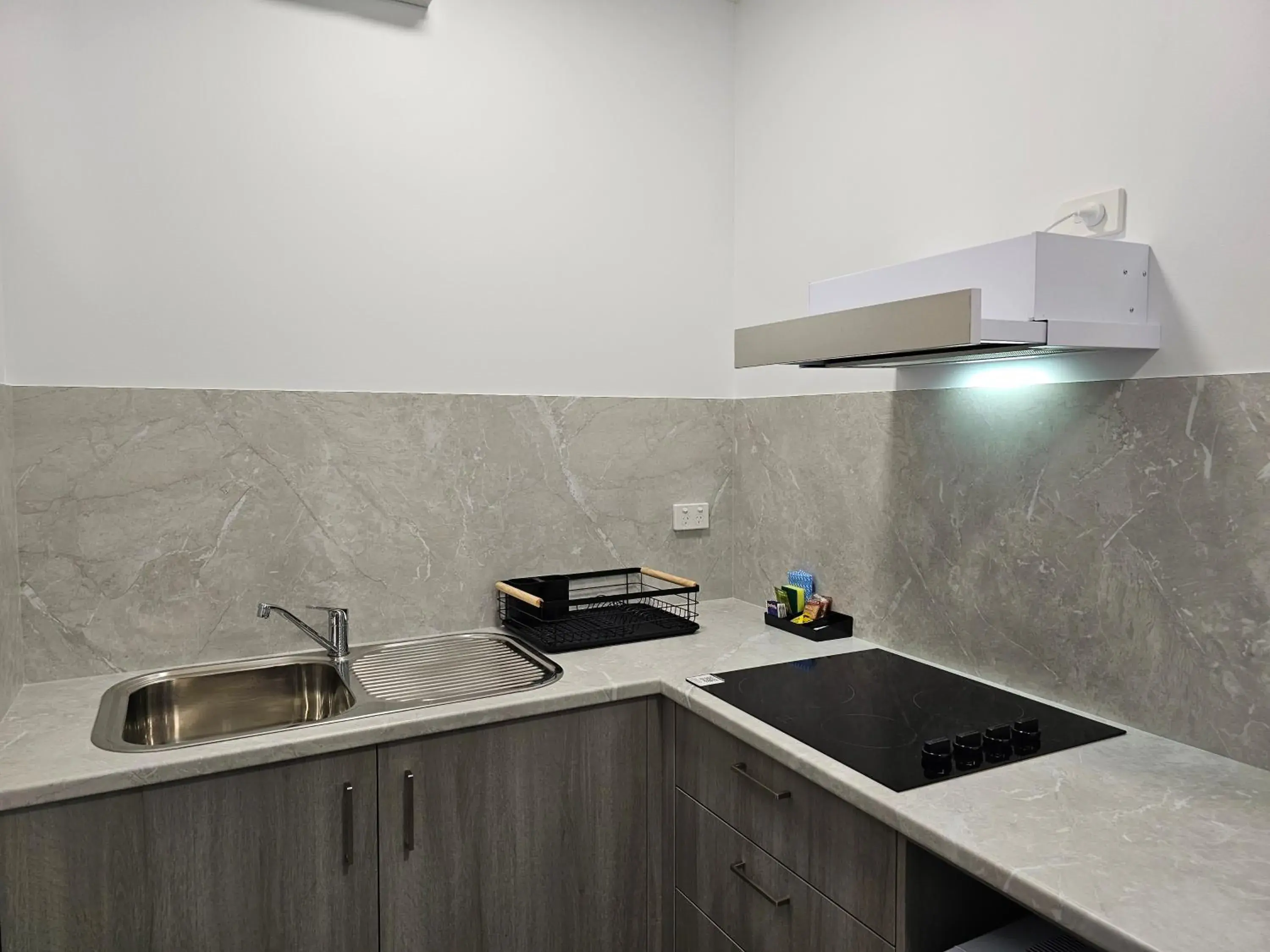 Deluxe Queen Studio in Y Motels Rockhampton Deluxe Queen Studio in Y Motels Rockhampton