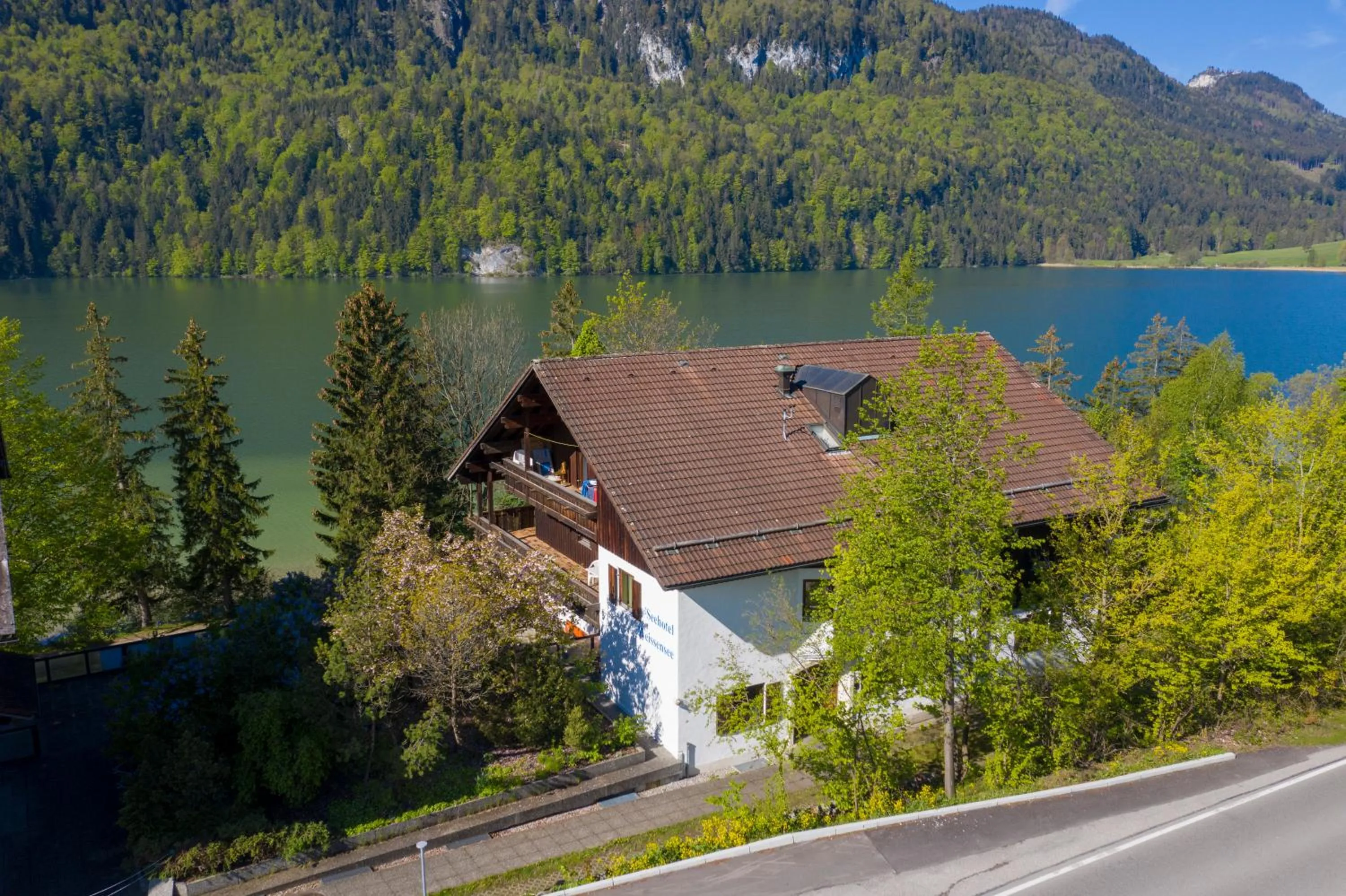 Property building in Seehotel Weissensee