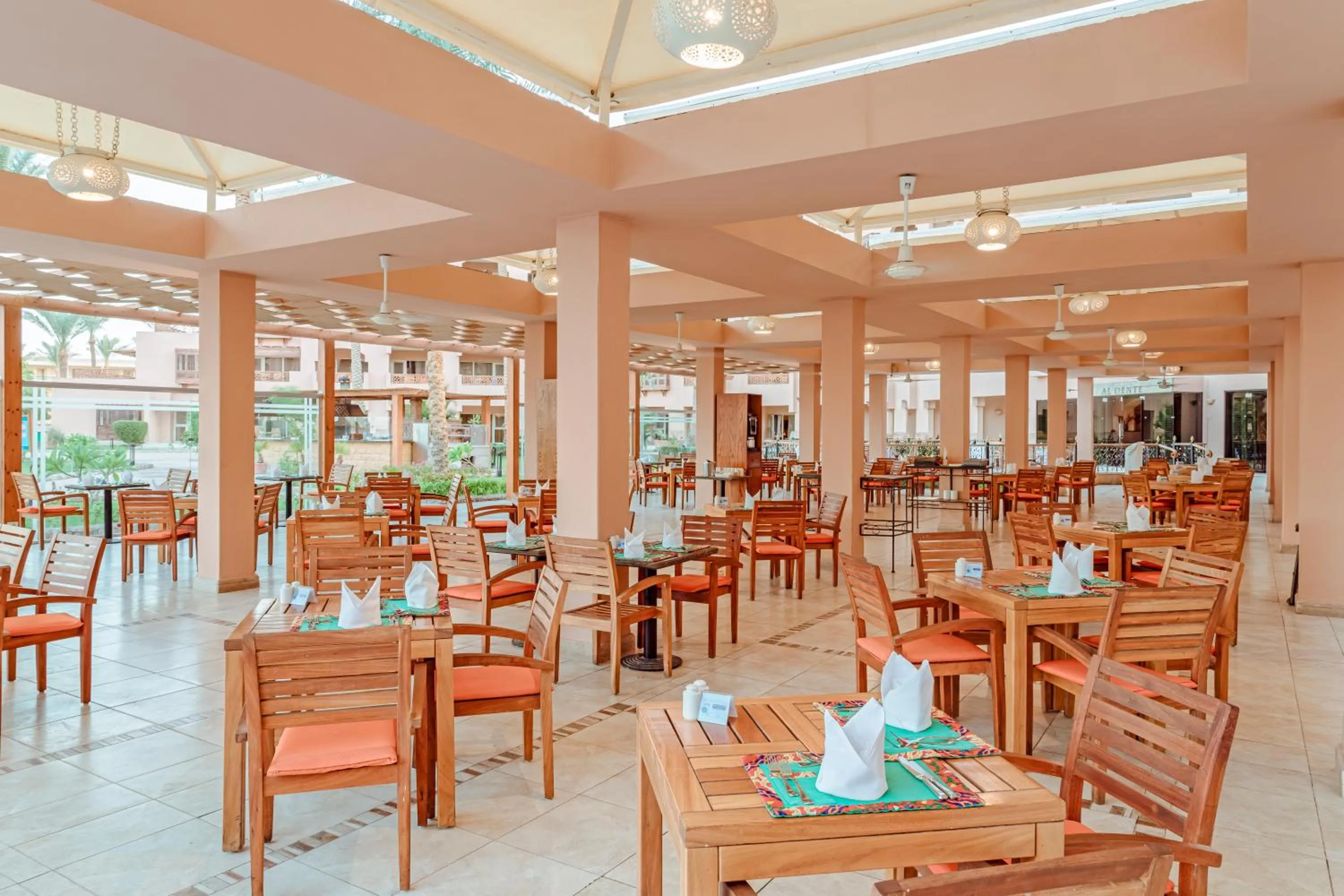 Restaurant/places to eat in Continental Hotel Hurghada