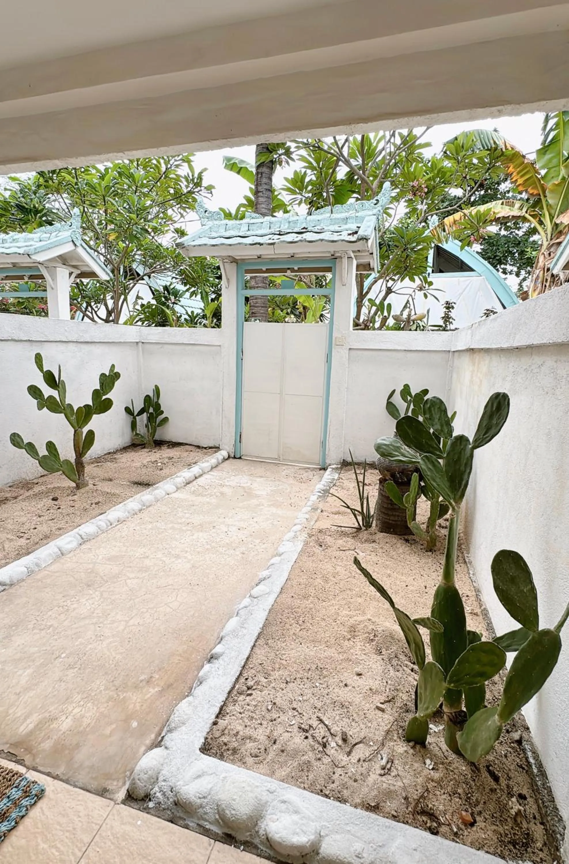 Garden in 7SEAS Cottages