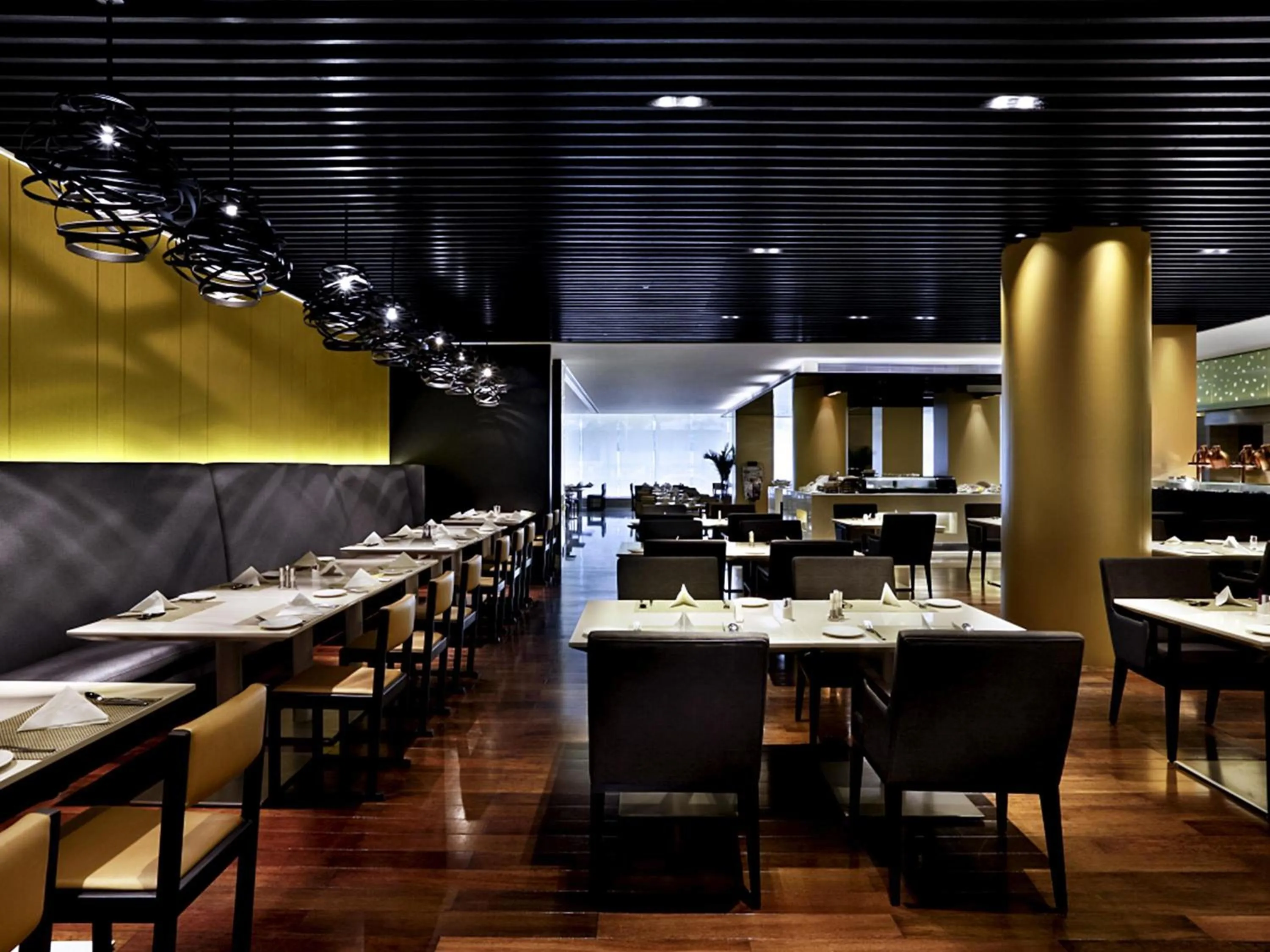 Restaurant/places to eat in Grand Mercure Dongguan Humen