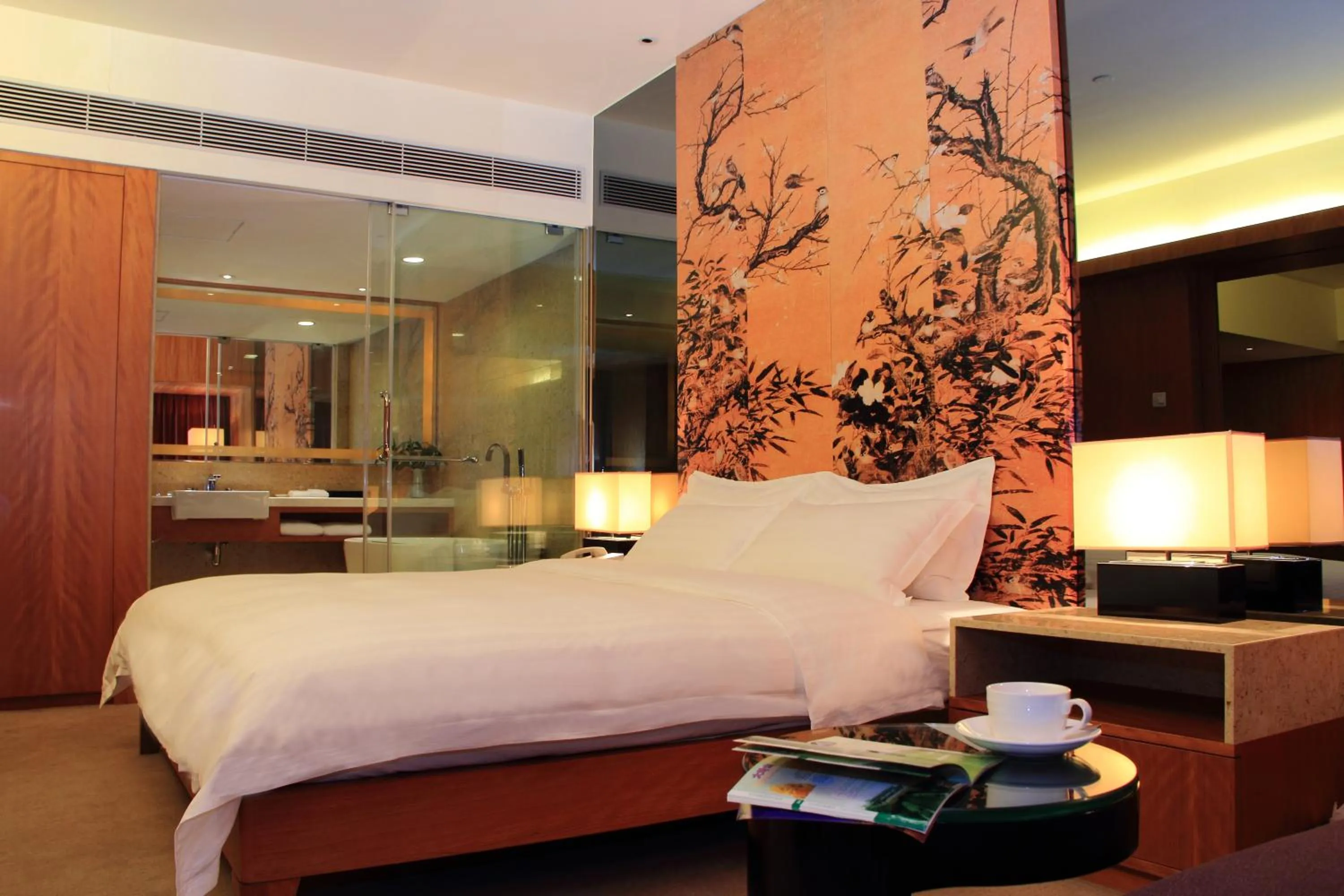 Bed in Grand Mercure Dongguan Humen