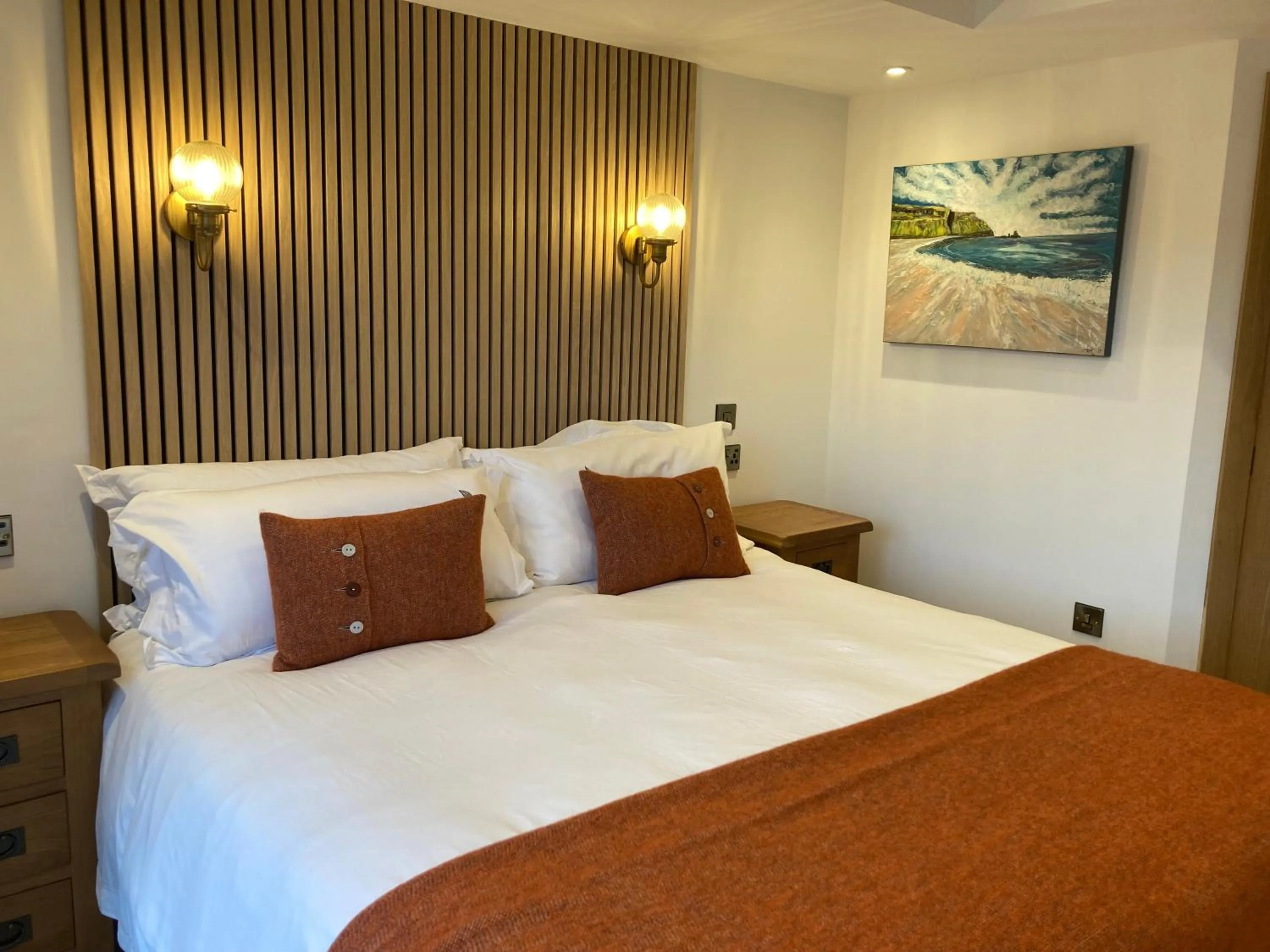 Bedroom, Bed in Glendale View