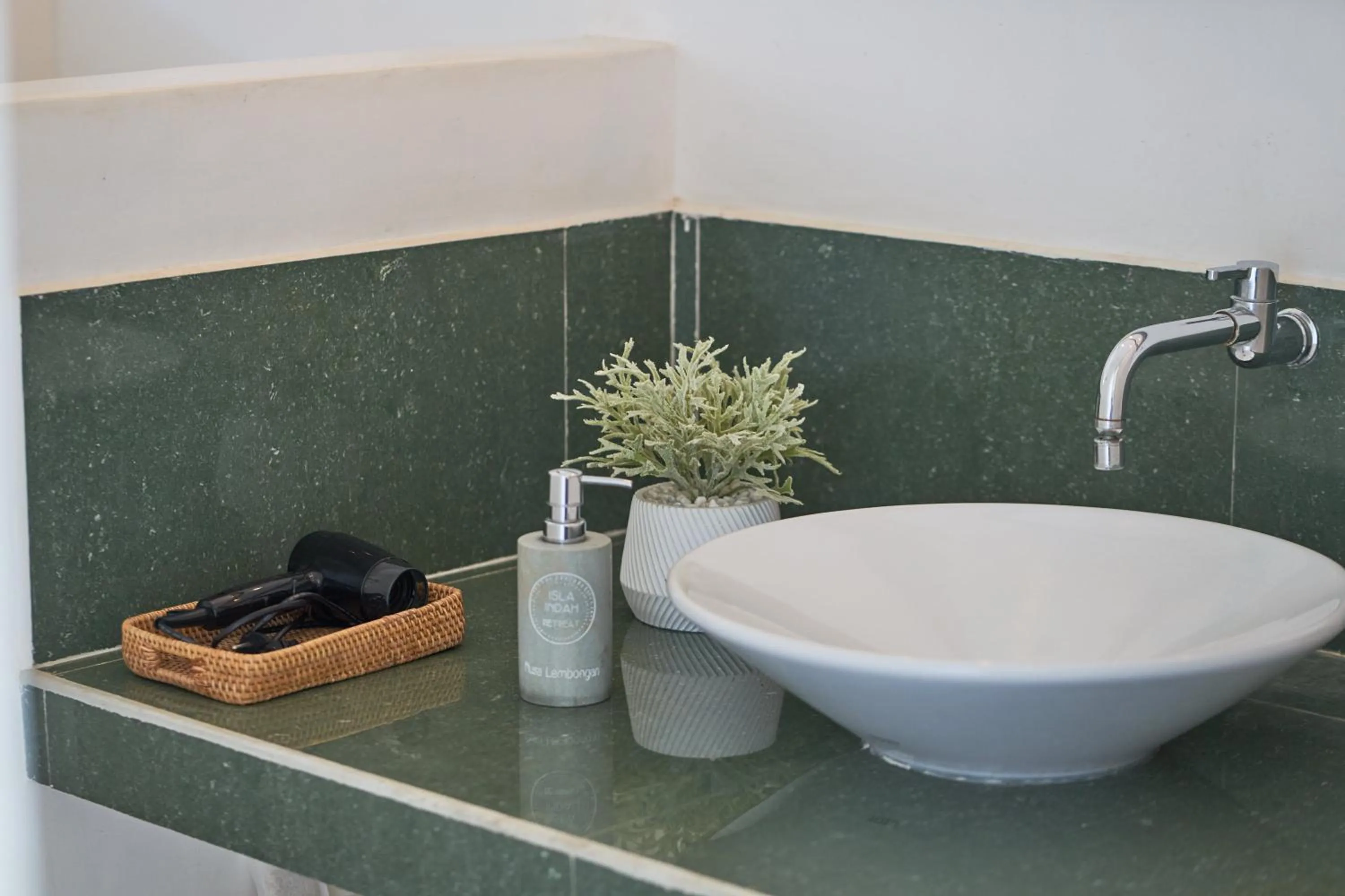 Bathroom in ISLA INDAH RETREAT boutique hotel