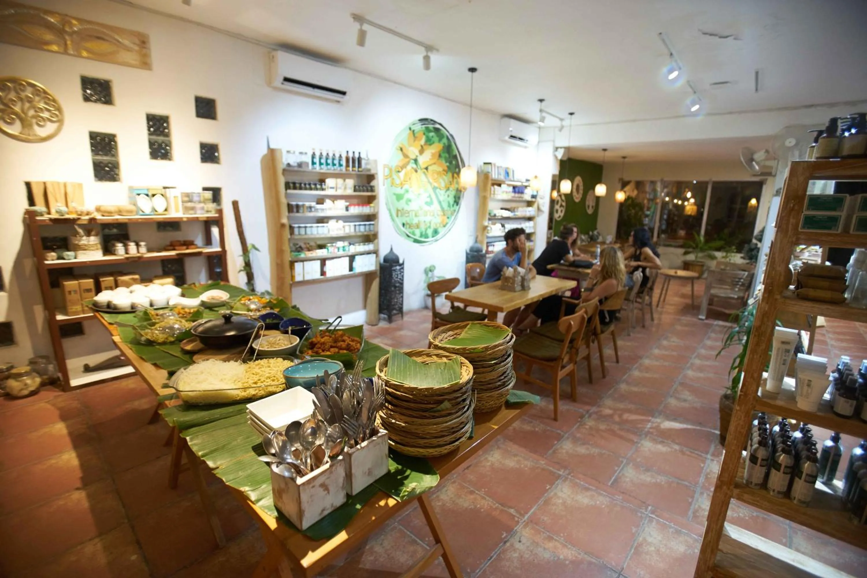 Restaurant/places to eat in ISLA INDAH RETREAT boutique hotel