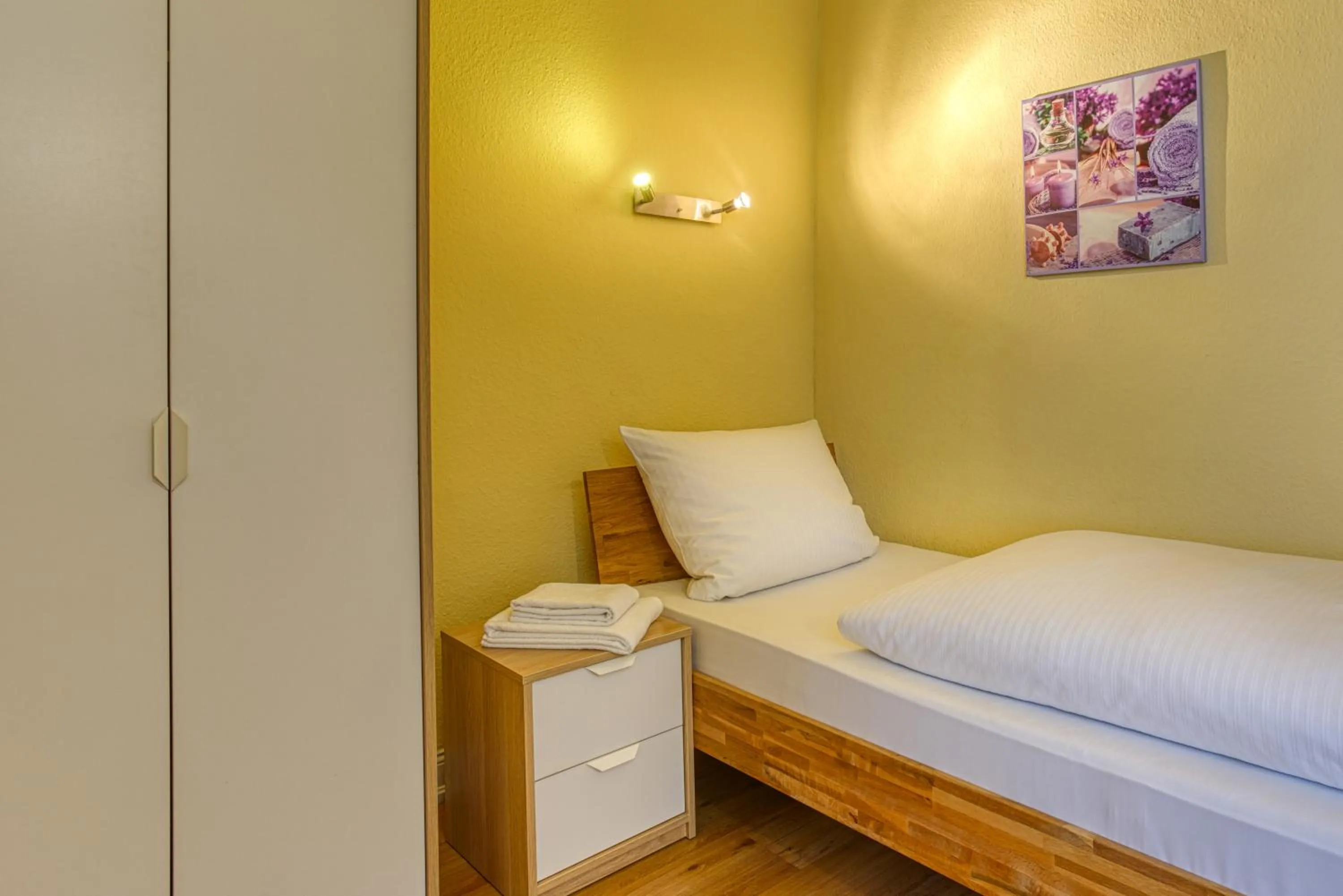 Bed in Hotel Carlton