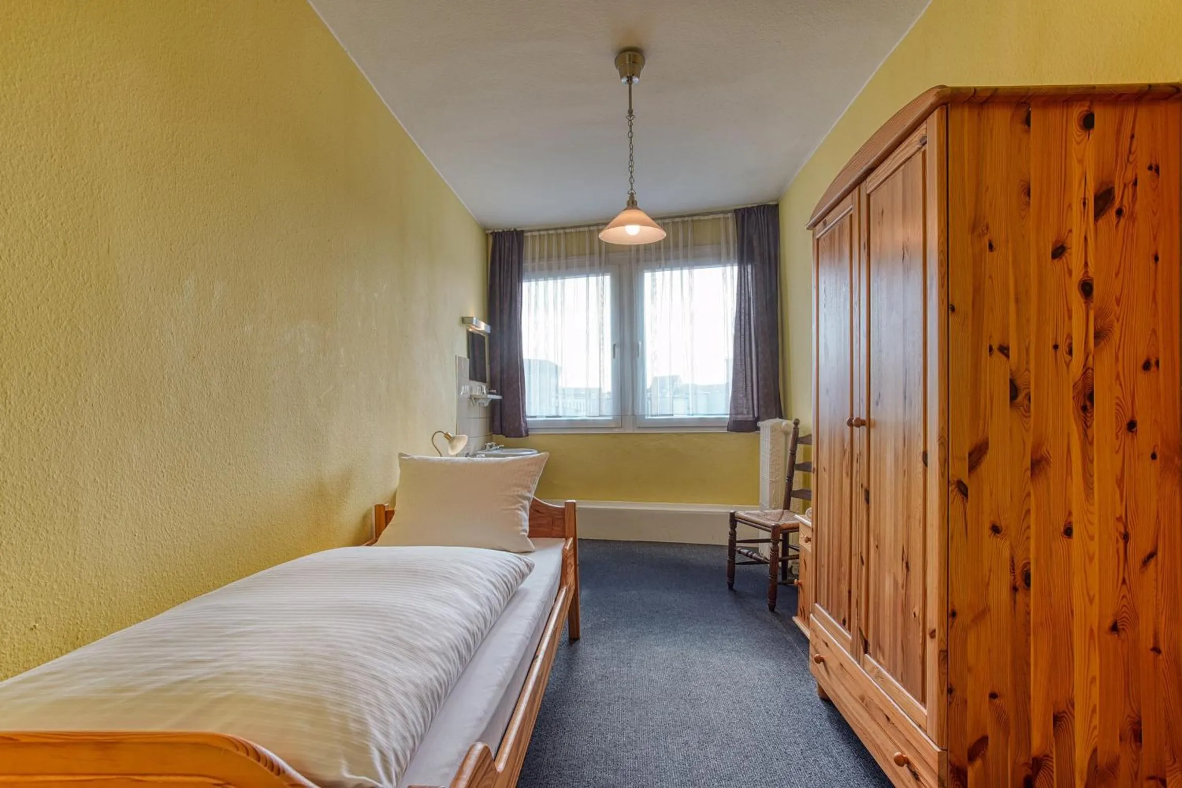 Bed in Hotel Carlton