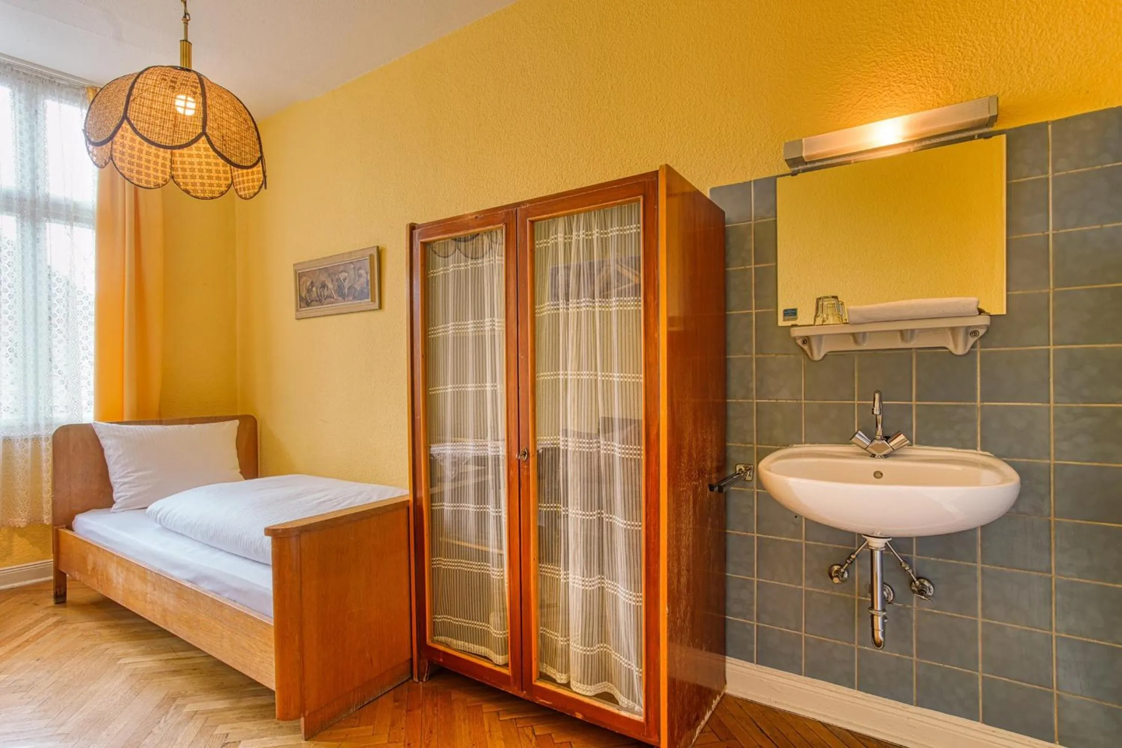 Photo of the whole room in Hotel Carlton