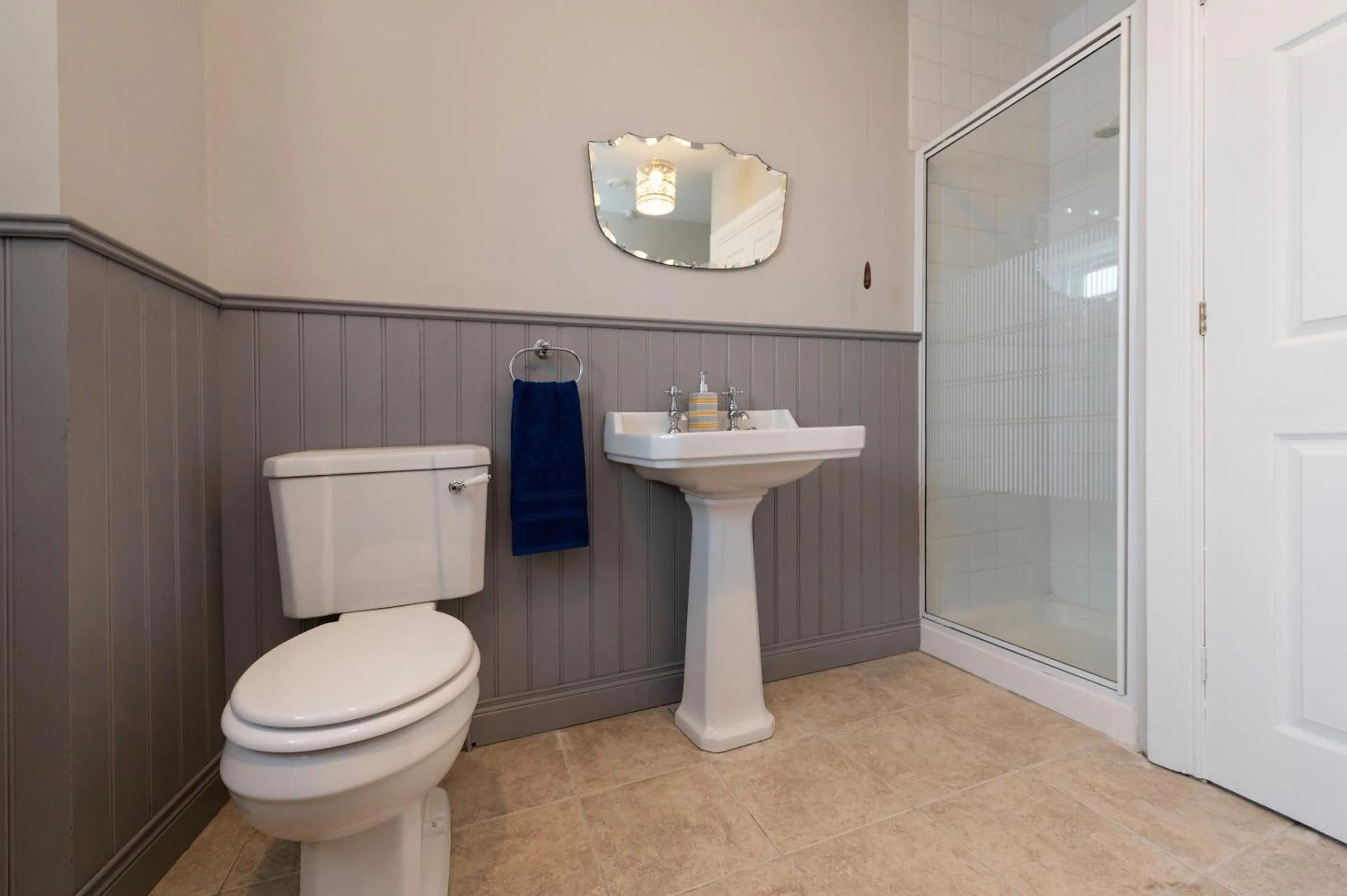 Bathroom in Hamilton House Holiday Apartment