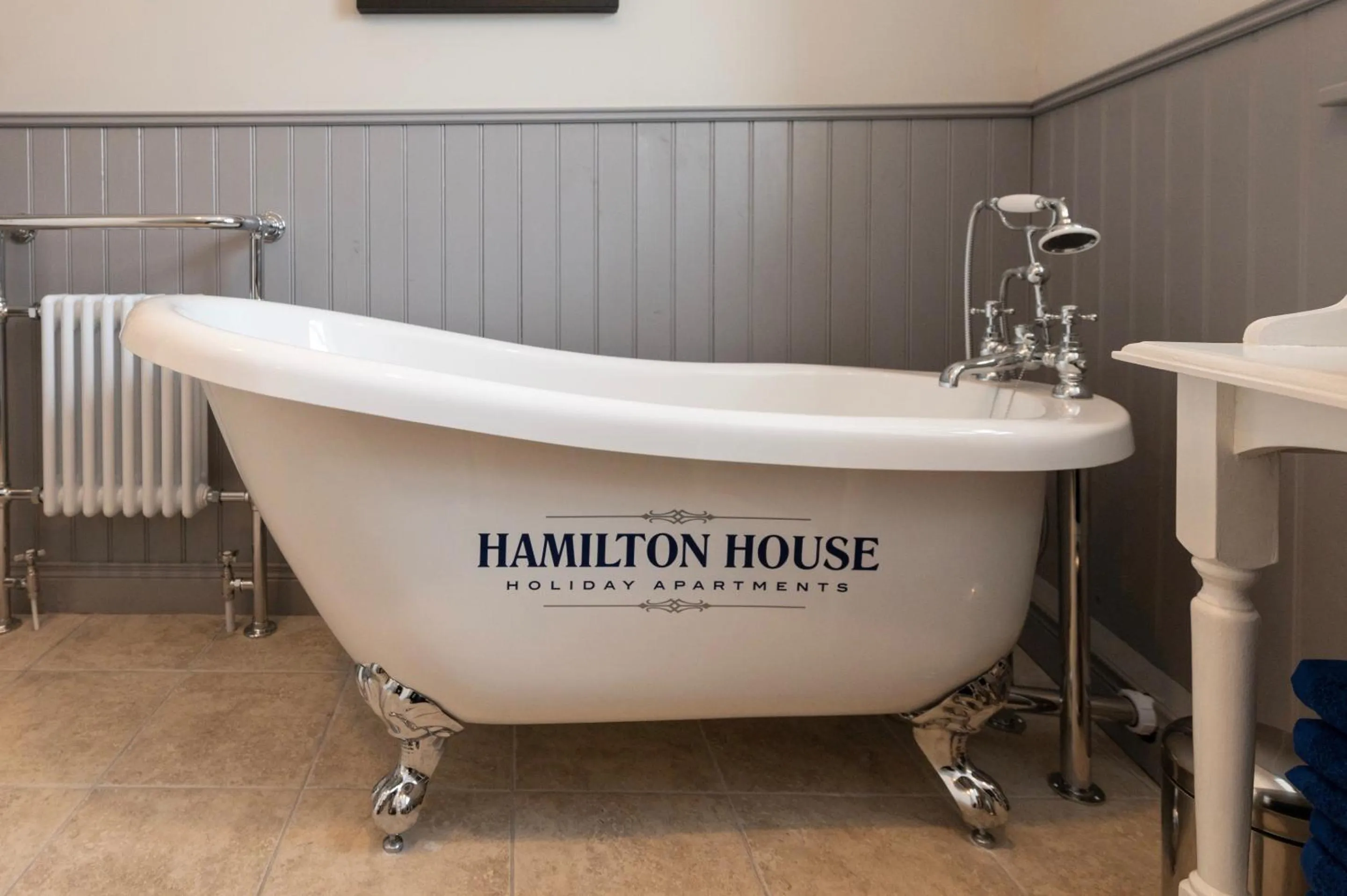 Bathroom in Hamilton House Holiday Apartment