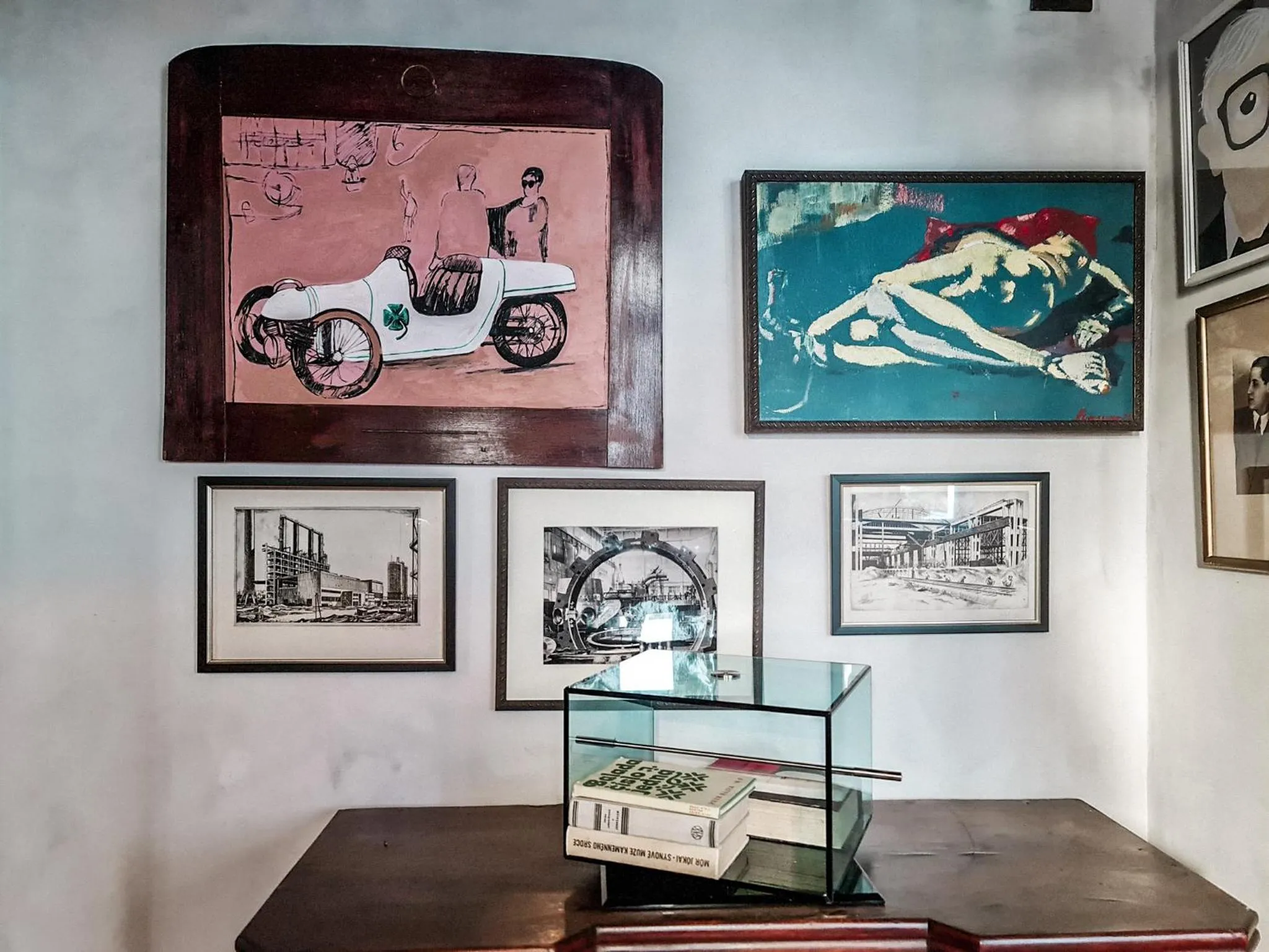 Decorative detail in Divná pani Luxury Gallery Rooms