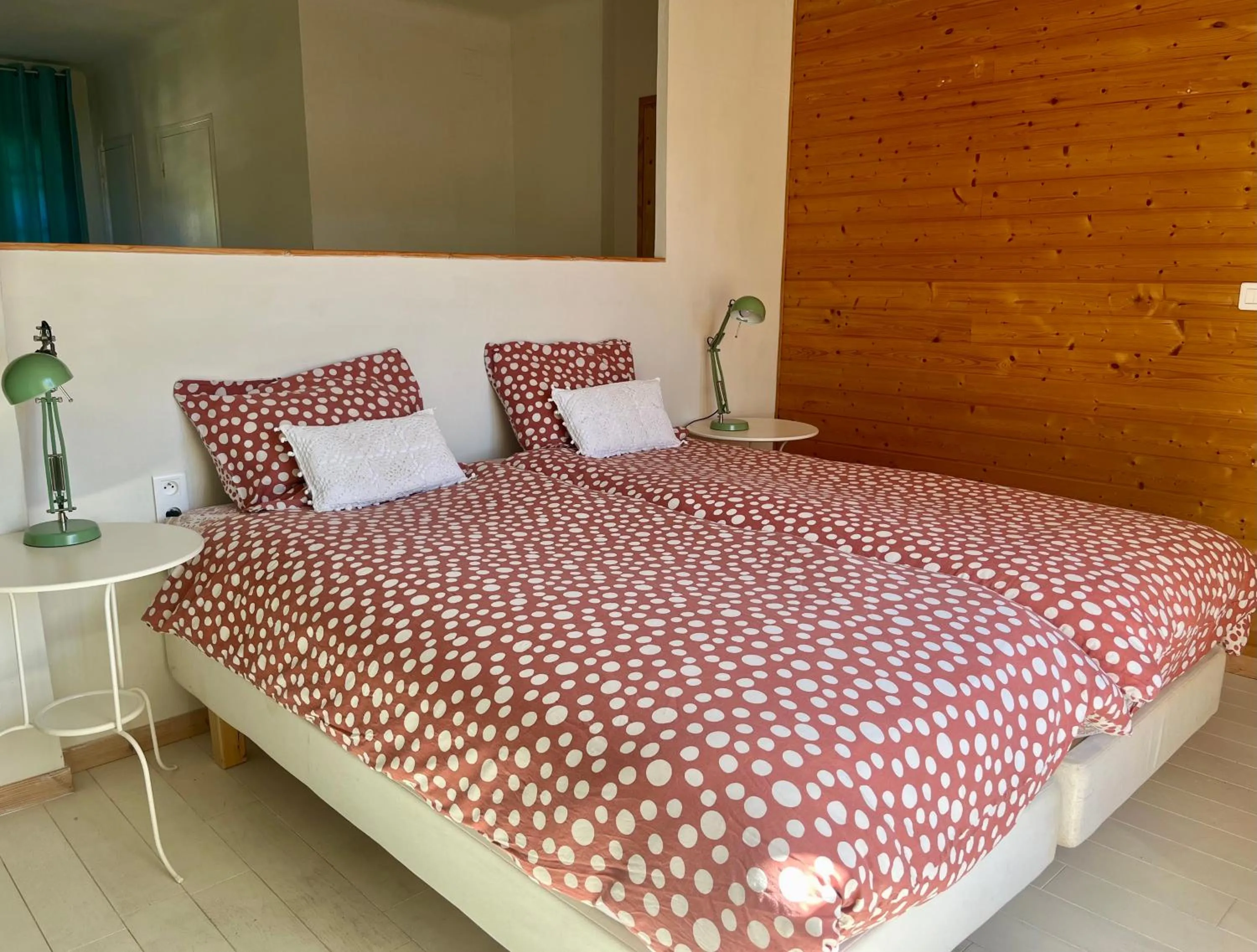 Bed in La Perle des Montagnes - Bed and breakfast - Chambre d hôte