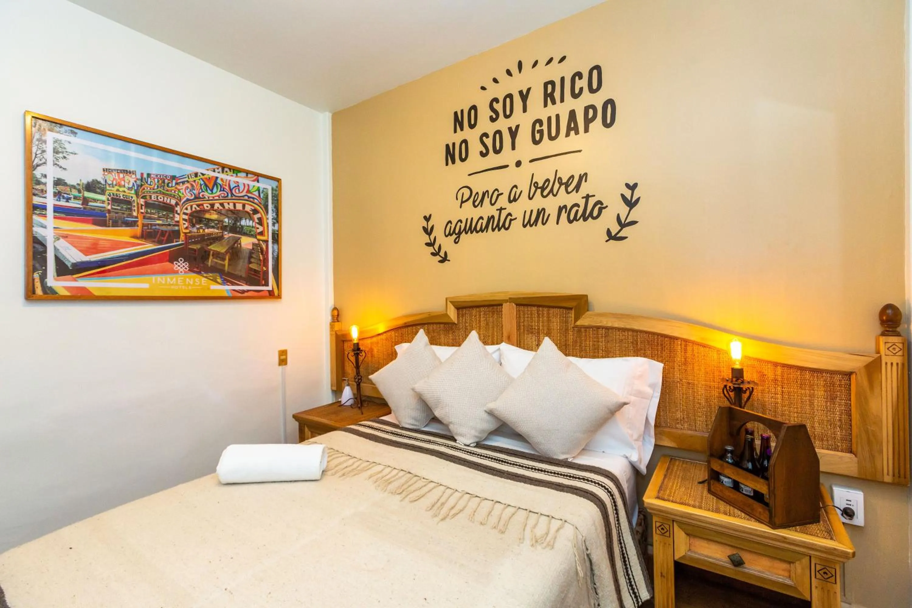 Photo of the whole room, Bed in Mala Vecindad Beer Hotel