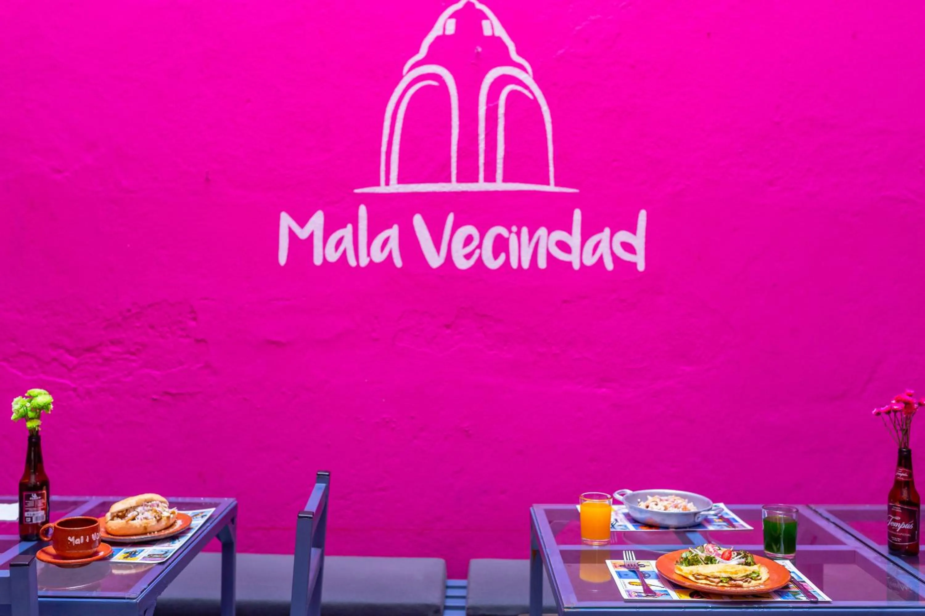 Food and drinks in Mala Vecindad Beer Hotel