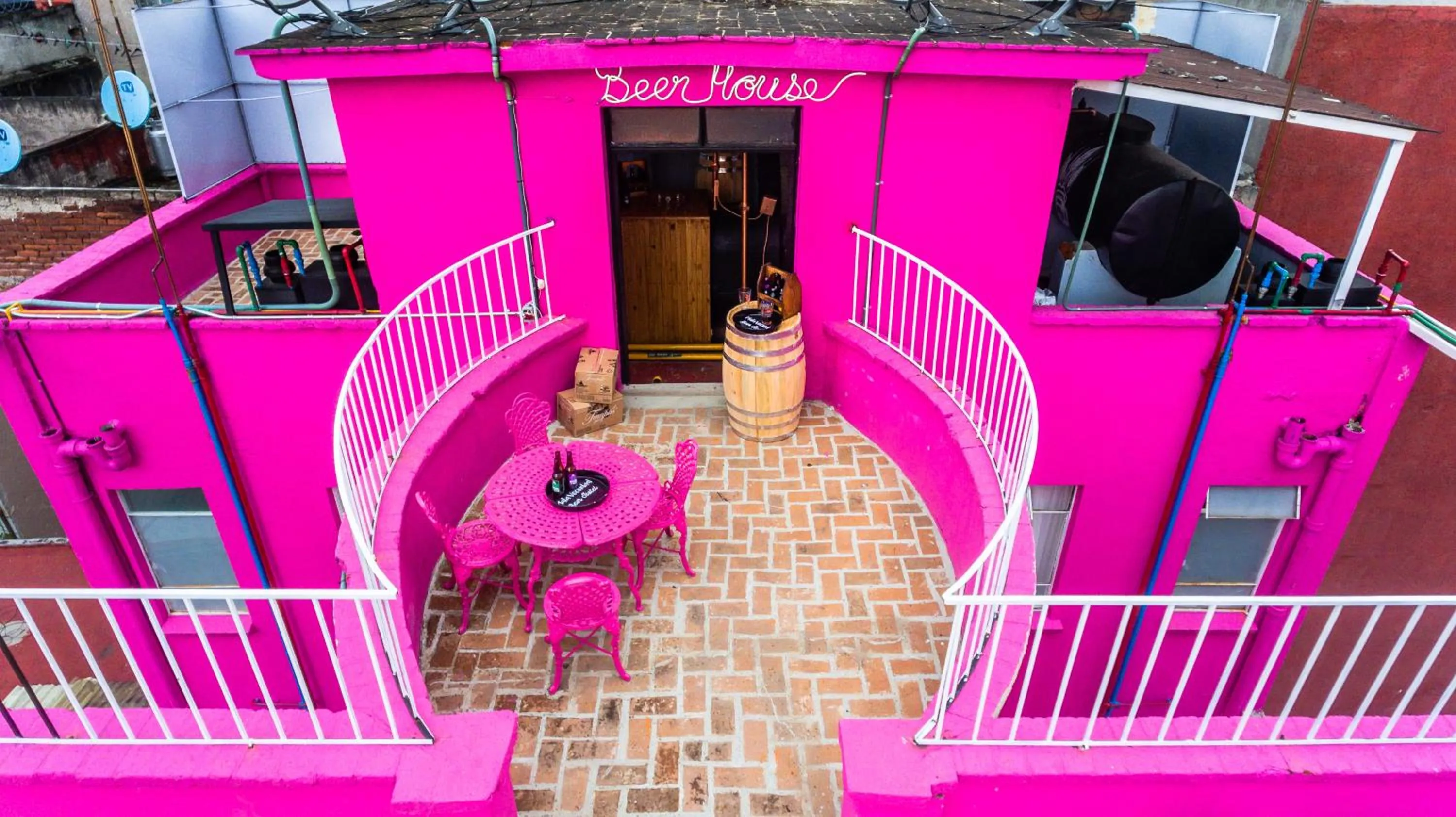 Balcony/Terrace in Mala Vecindad Beer Hotel