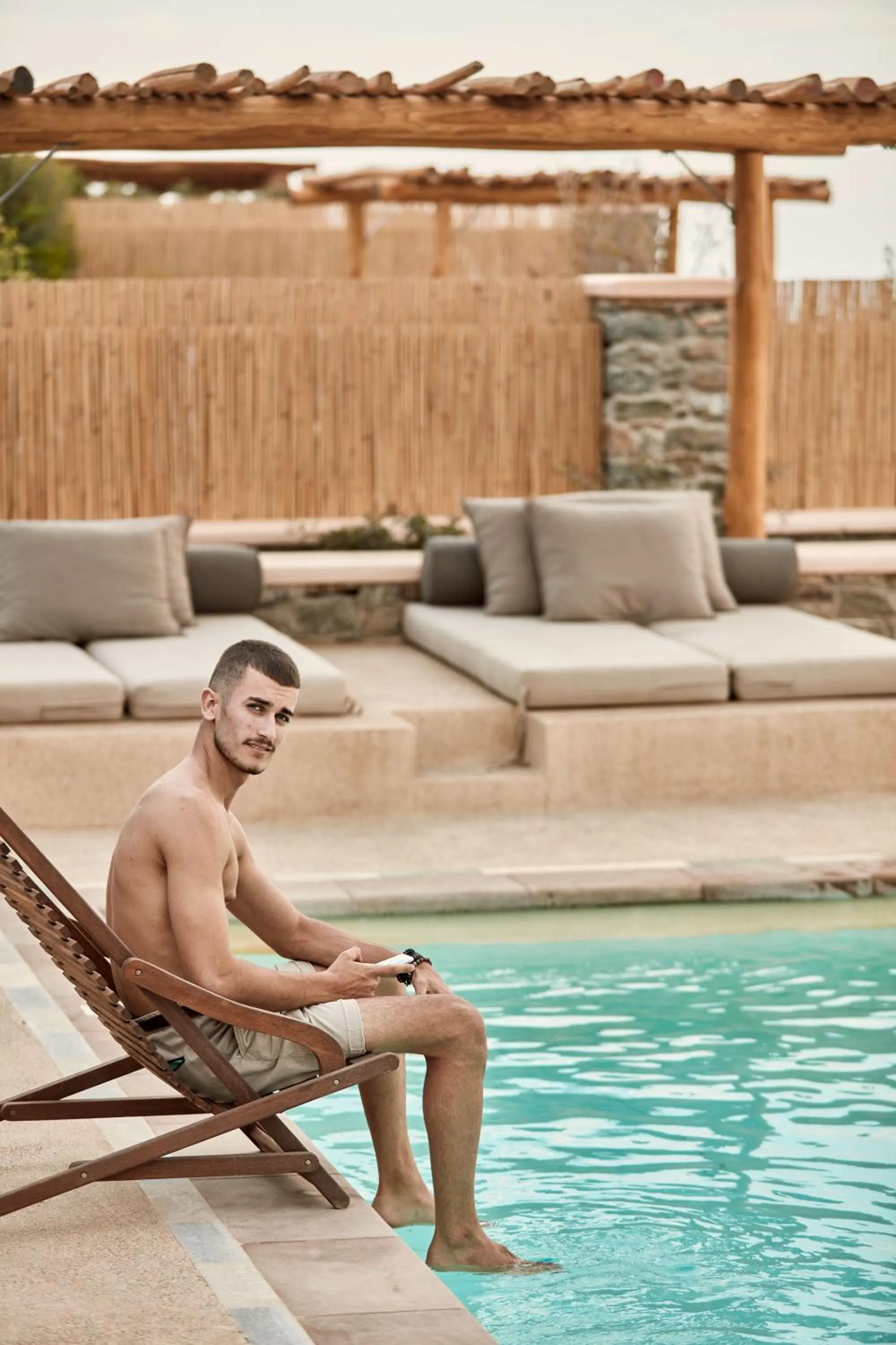 Pool view in Diles & Rinies