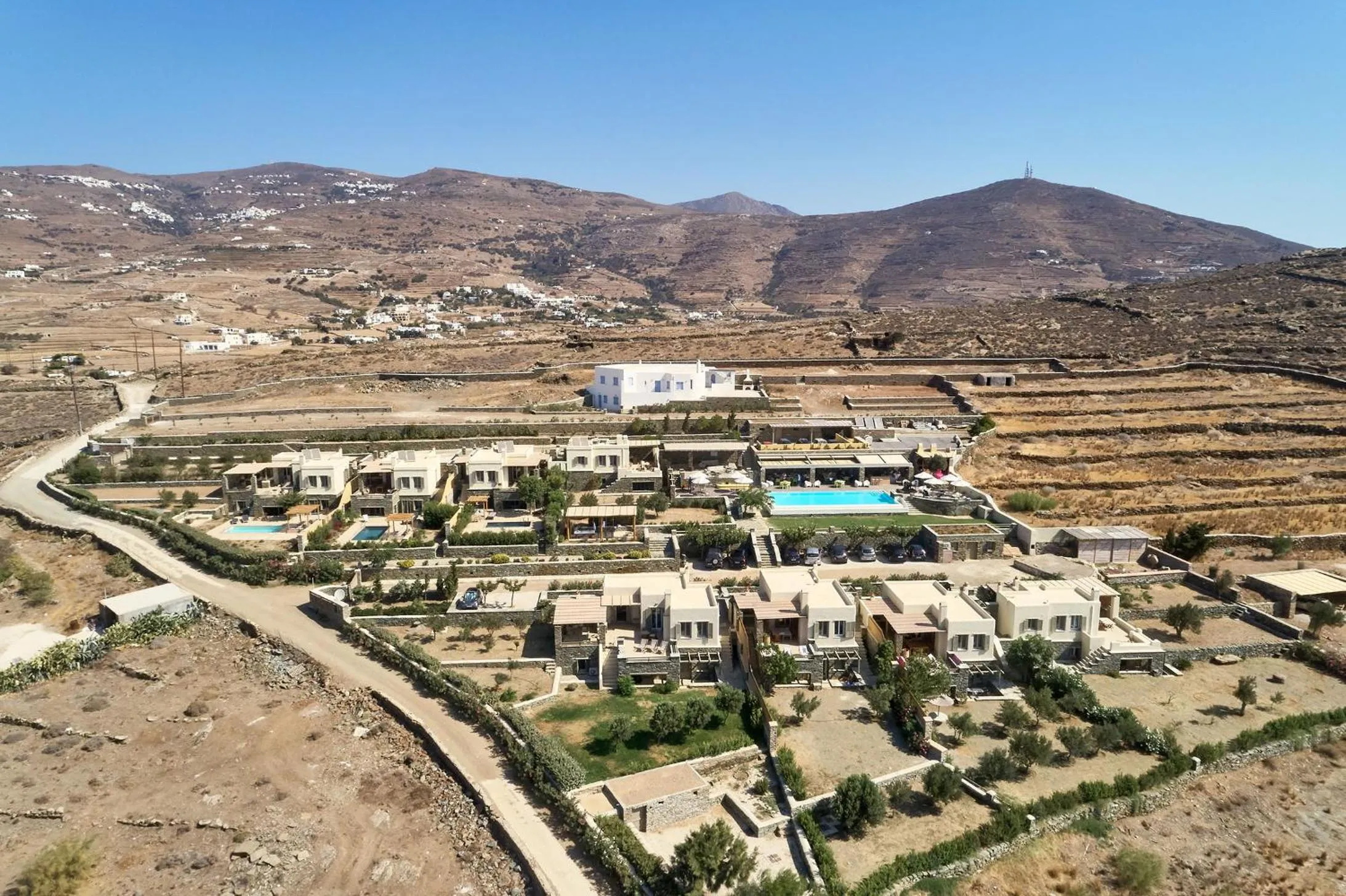 Property building in Diles & Rinies