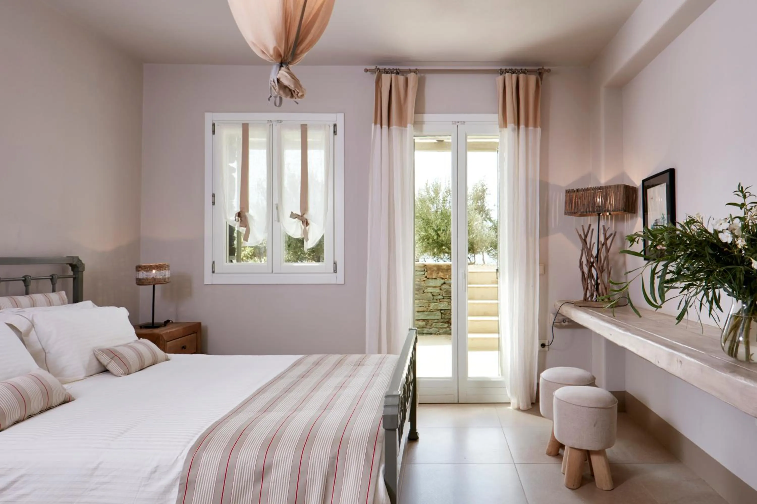 Bedroom, Bed in Diles & Rinies