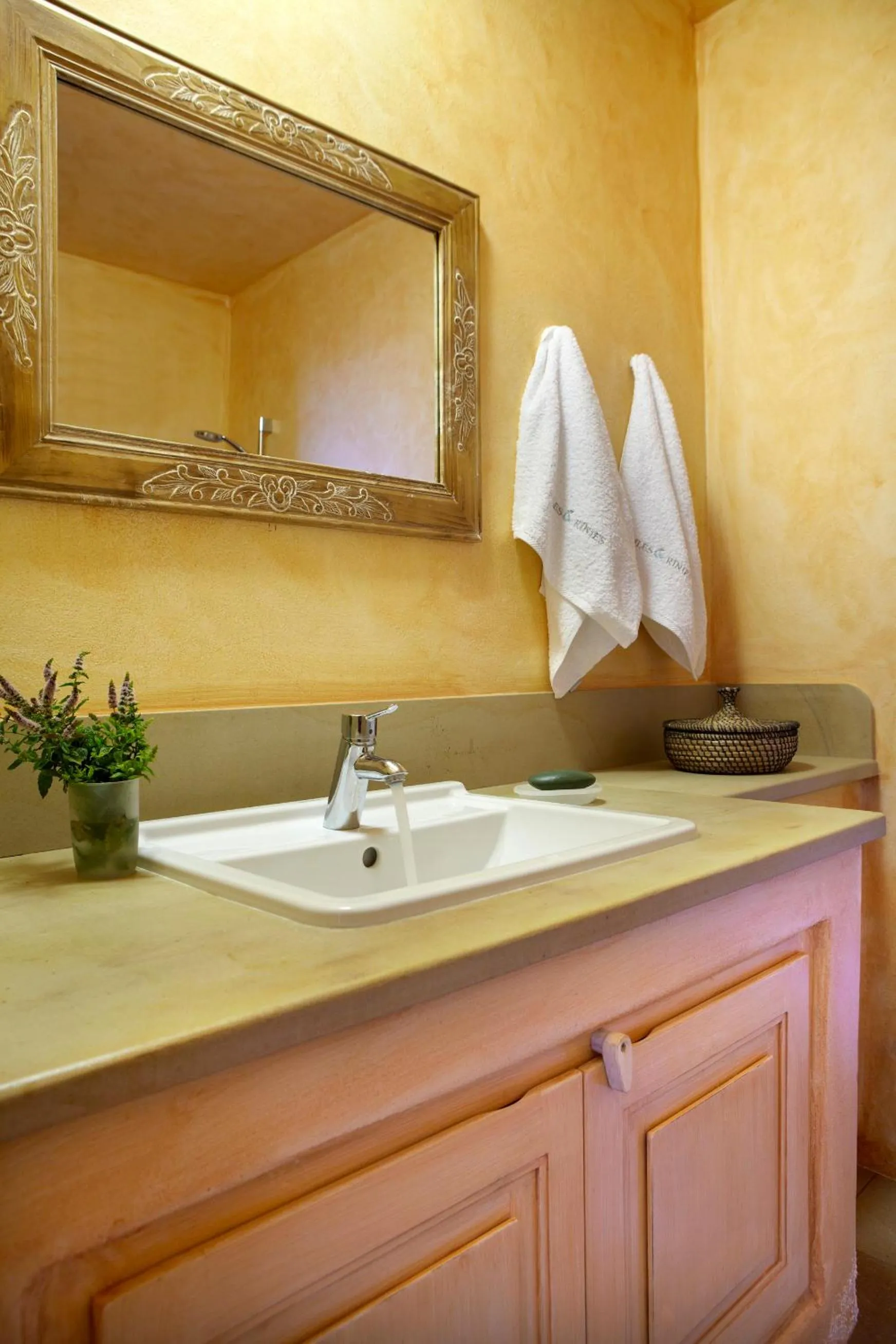 Bathroom in Diles & Rinies