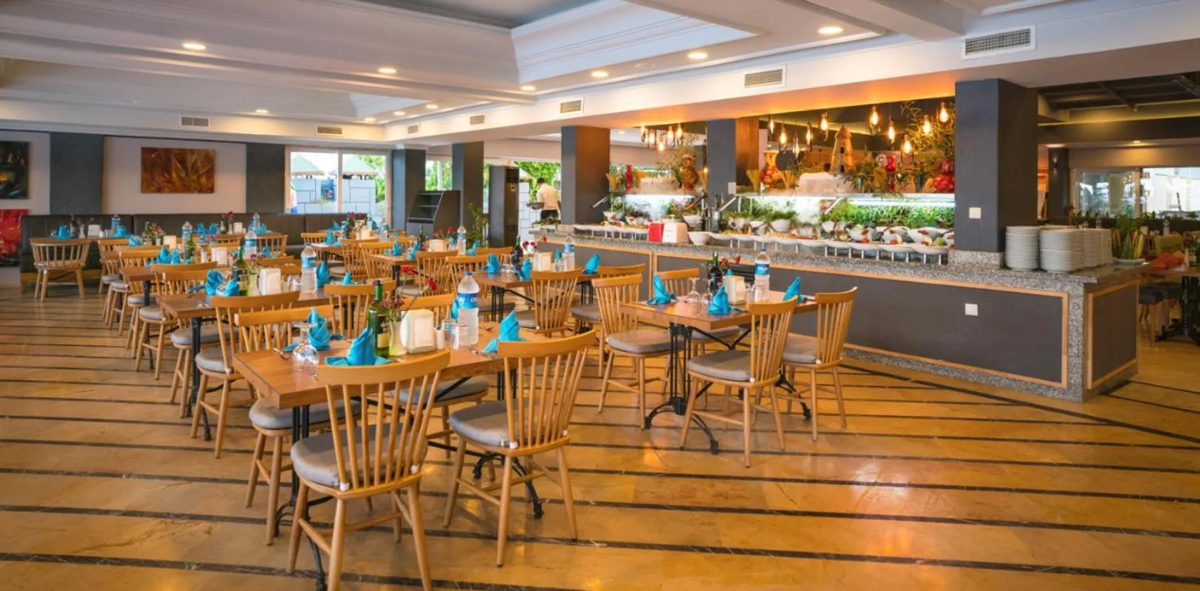 Restaurant/places to eat in Club Hotel Sunbel