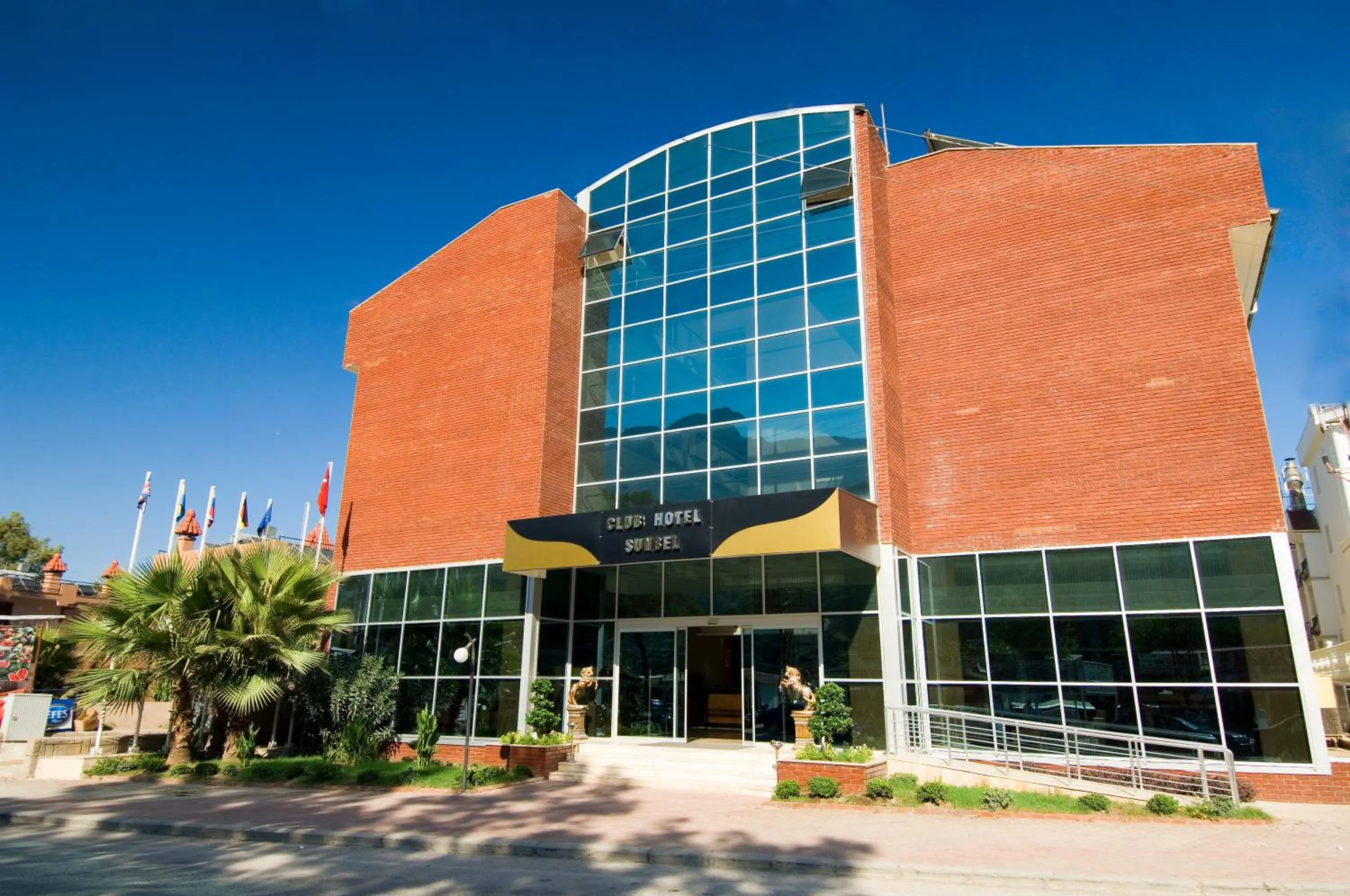 Facade/entrance in Club Hotel Sunbel