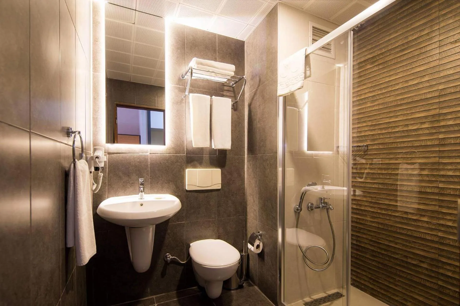 Shower in Club Hotel Sunbel