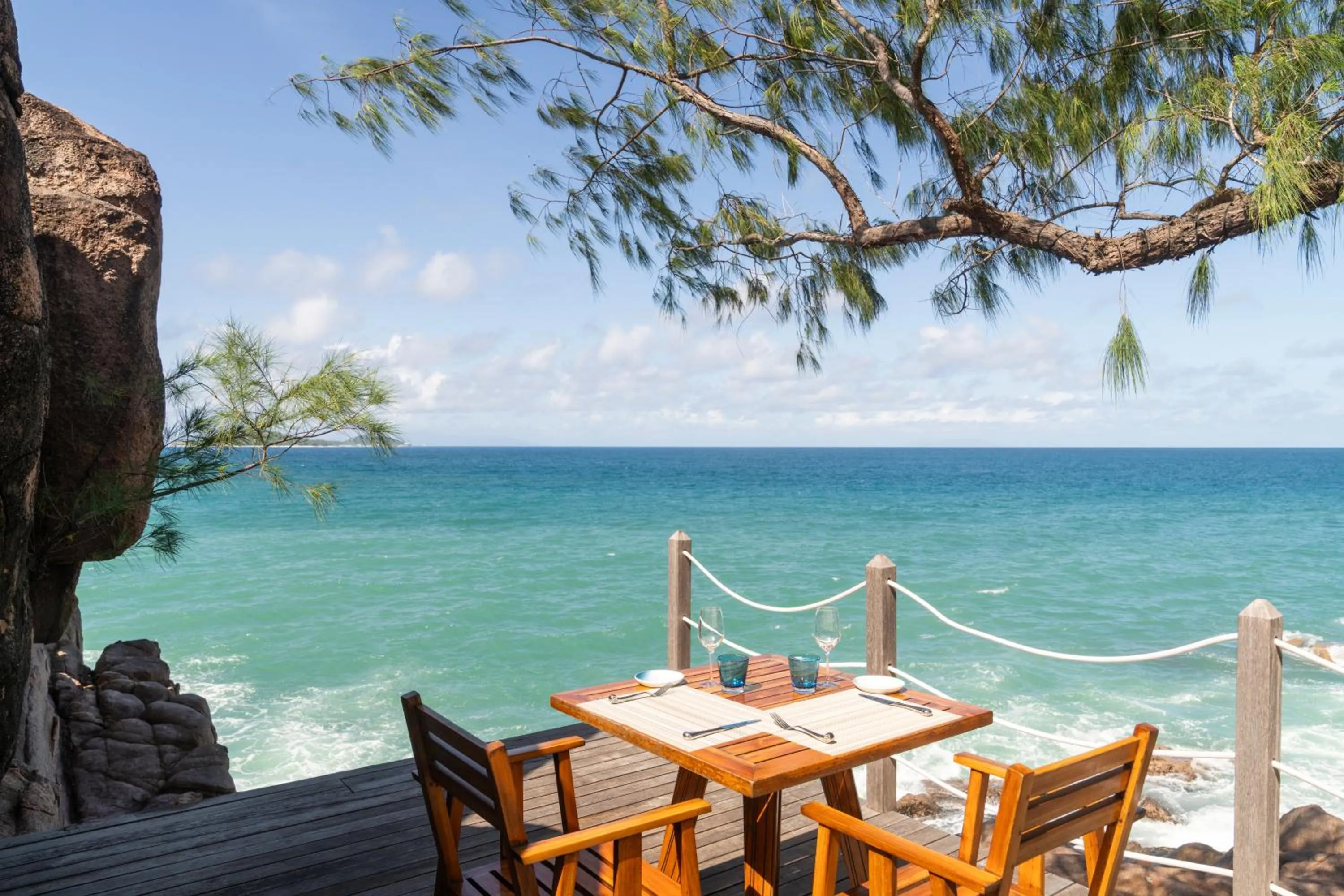 Restaurant/places to eat in Constance Lemuria