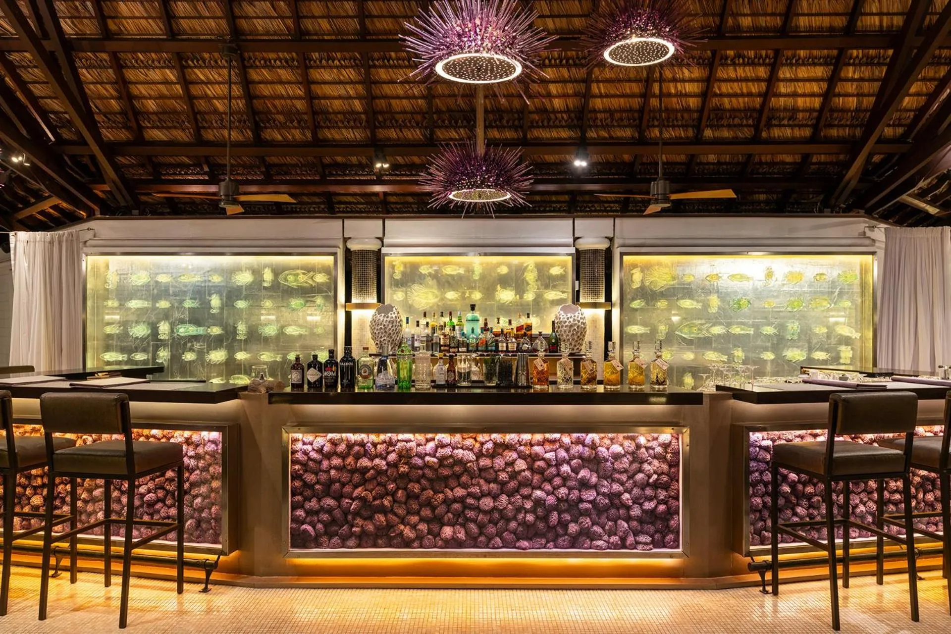 Lounge or bar in Constance Lemuria