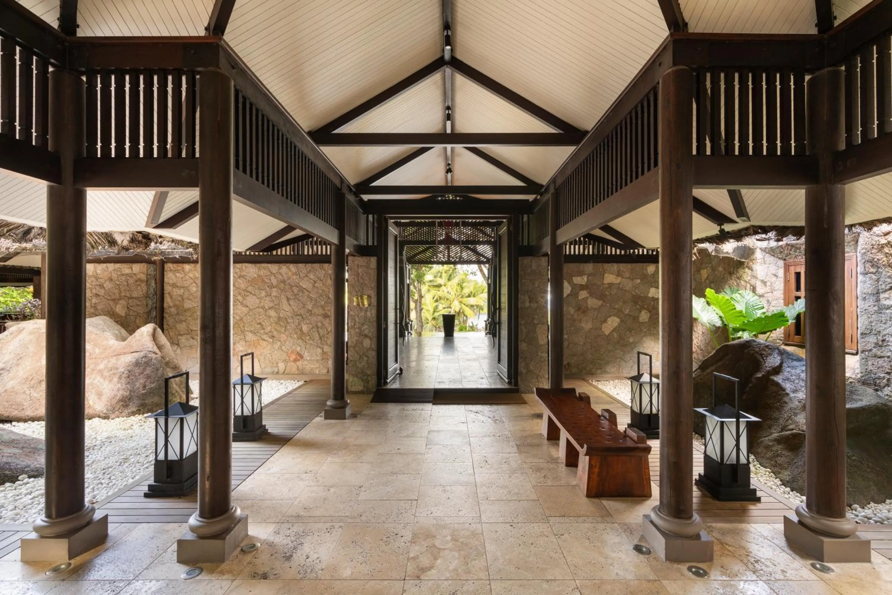 Lobby or reception, Bed in Constance Lemuria