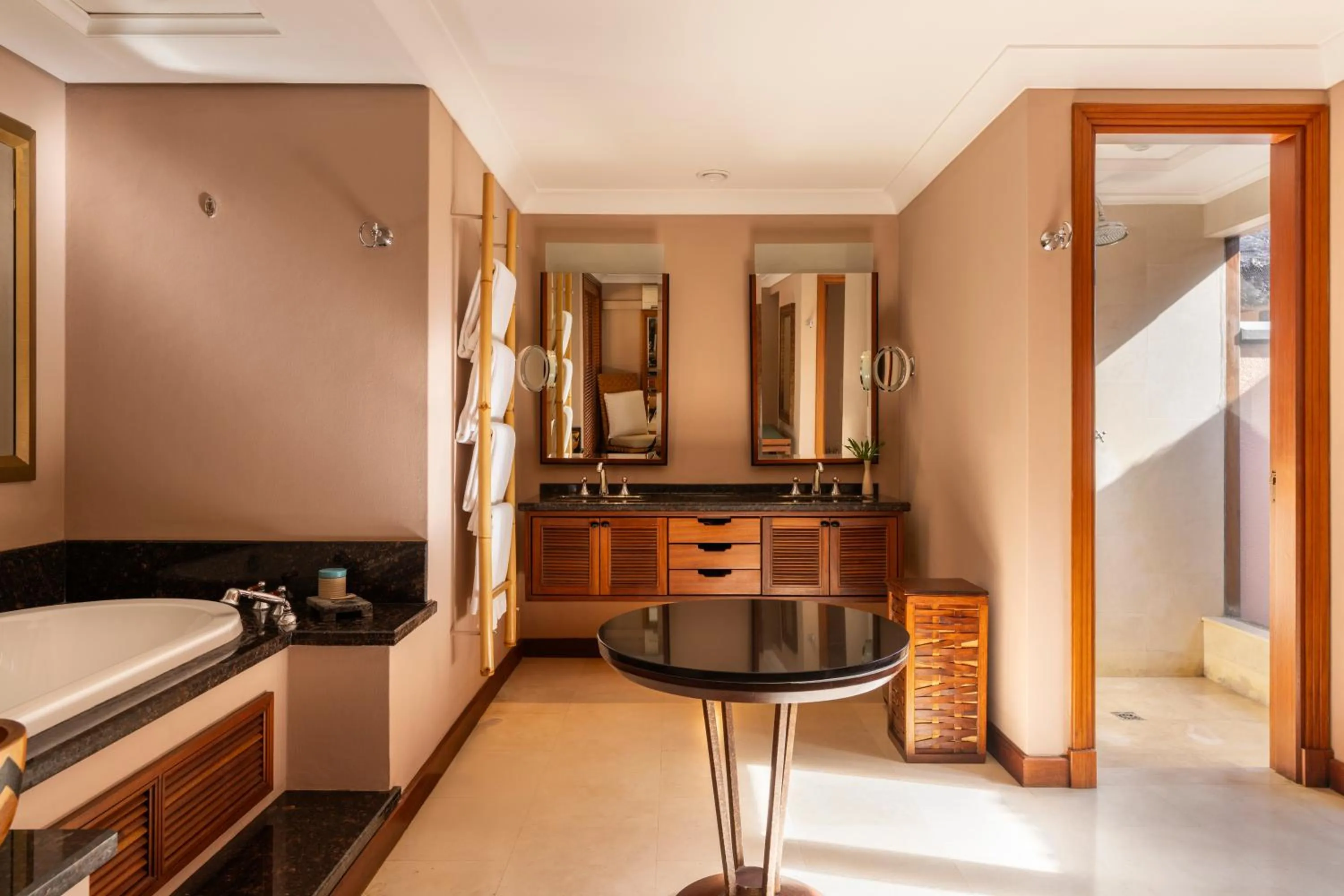 Bathroom in Constance Lemuria