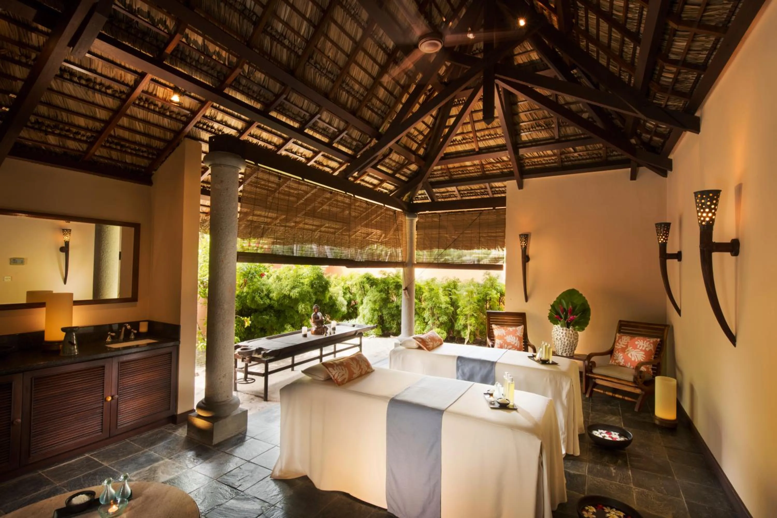 Massage in Constance Lemuria