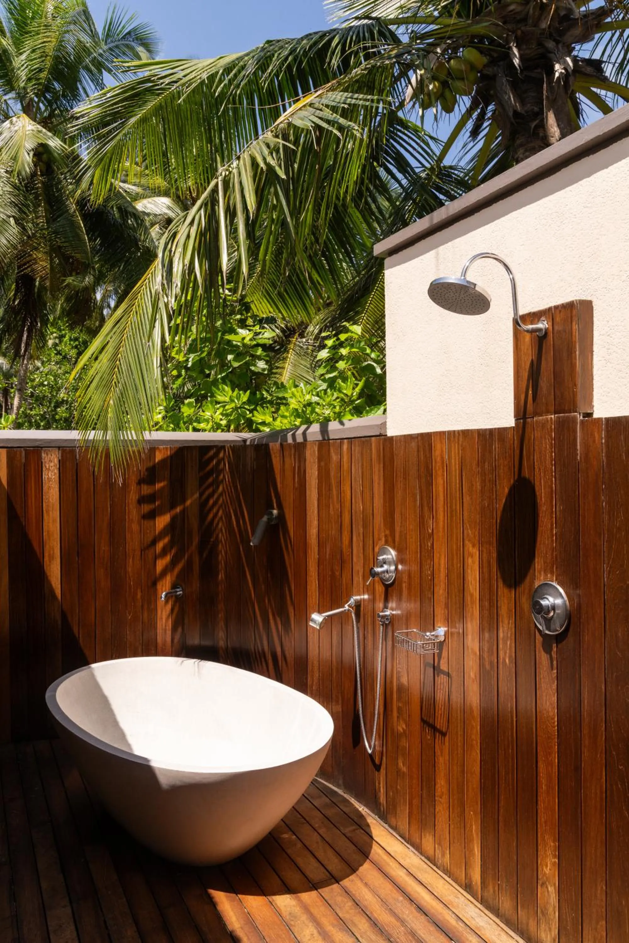 Bath in Constance Lemuria