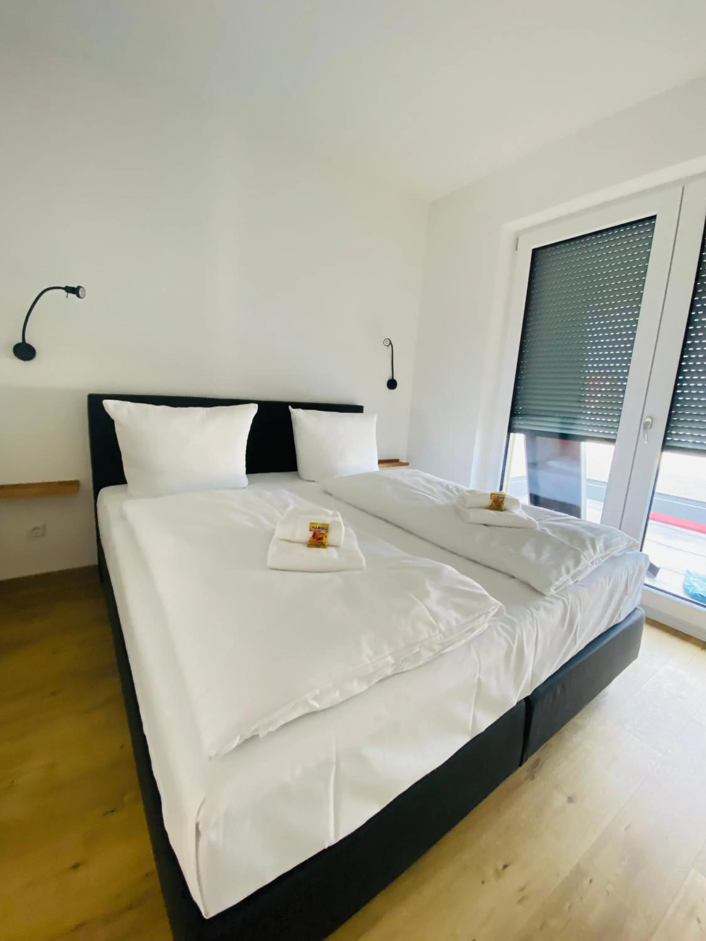 Bedroom, Bed in Gasthaus Elsäßer Hof